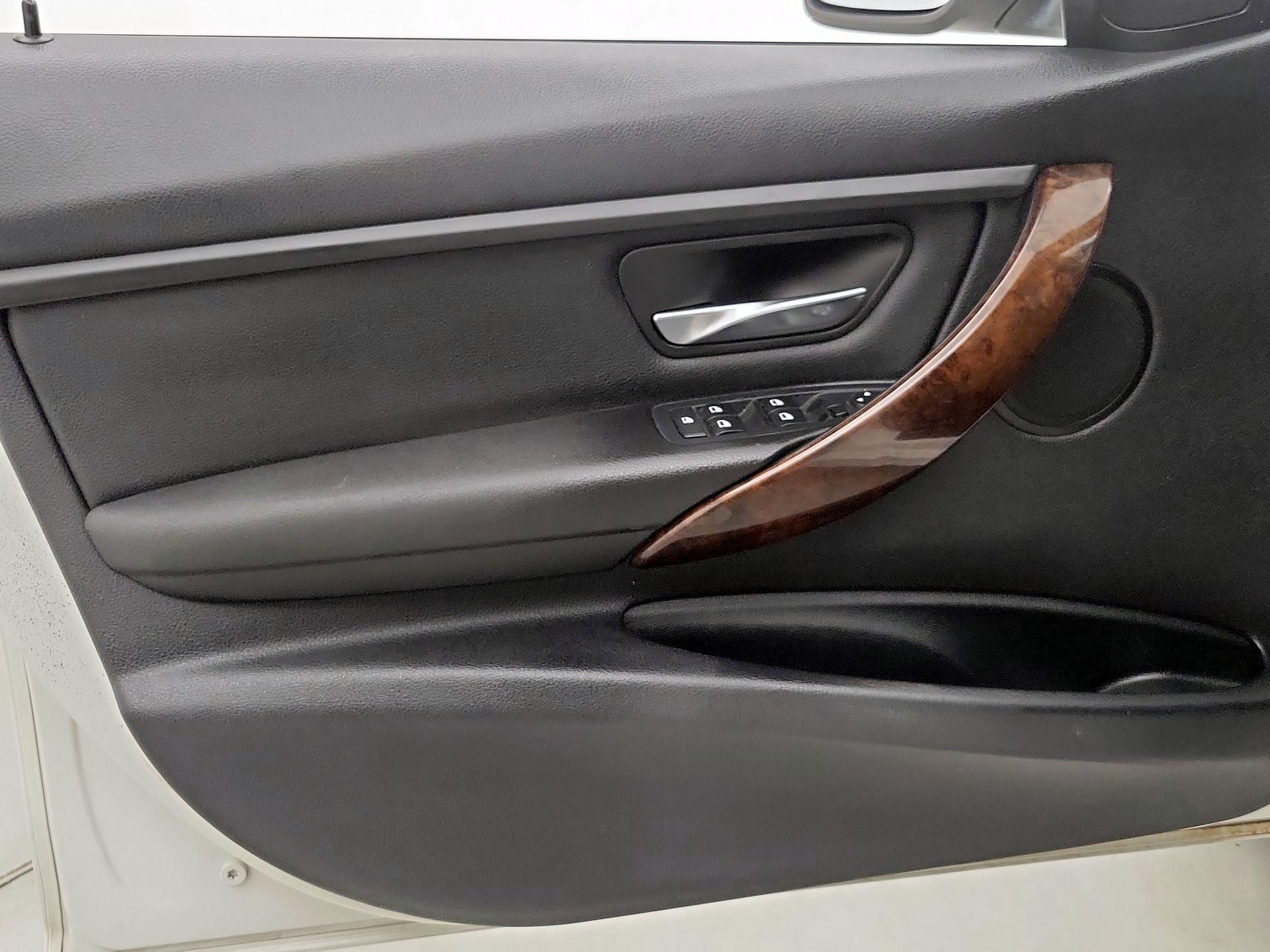 Thumbnail: 2014 BMW 3 Series - 12