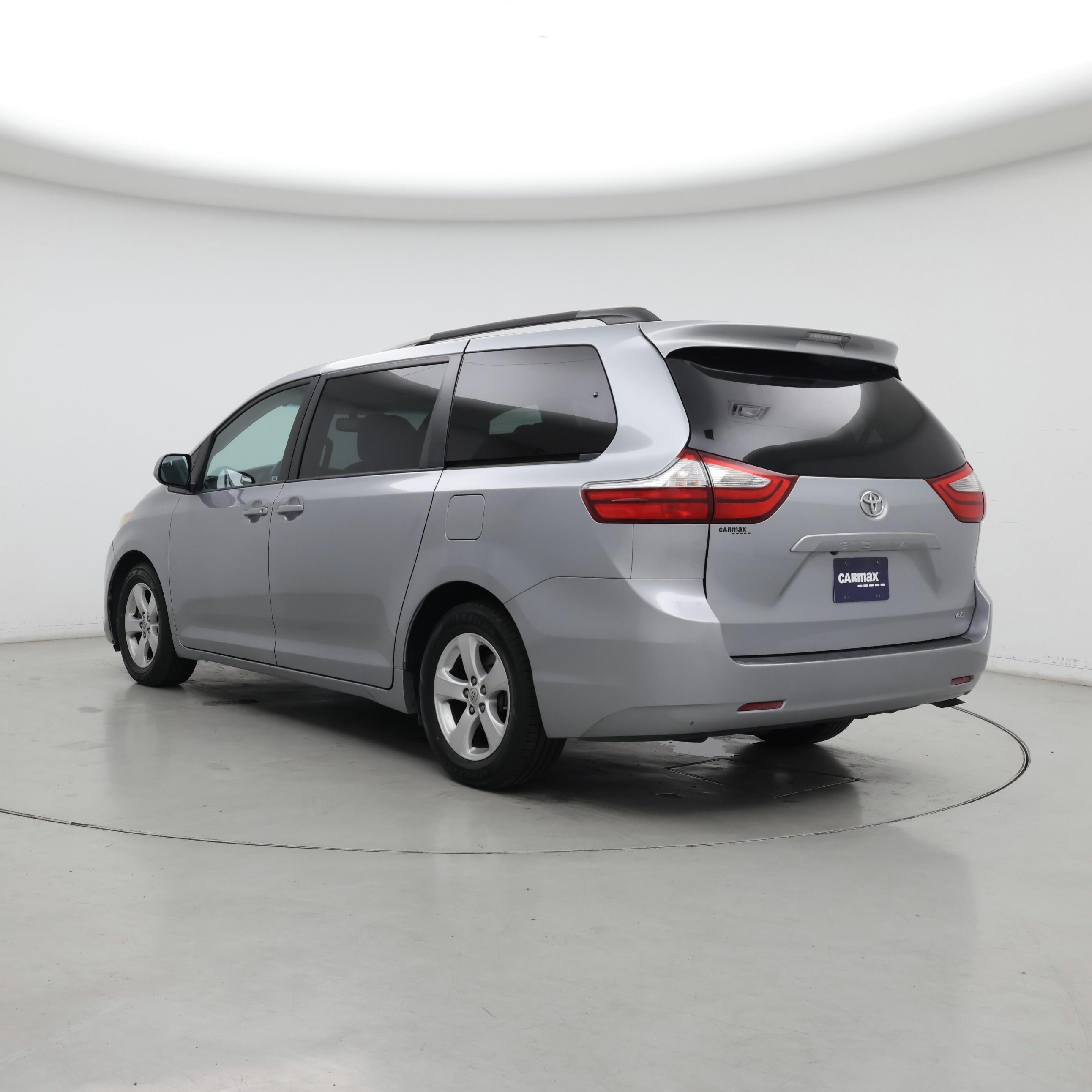 Thumbnail: 2015 Toyota Sienna - 2