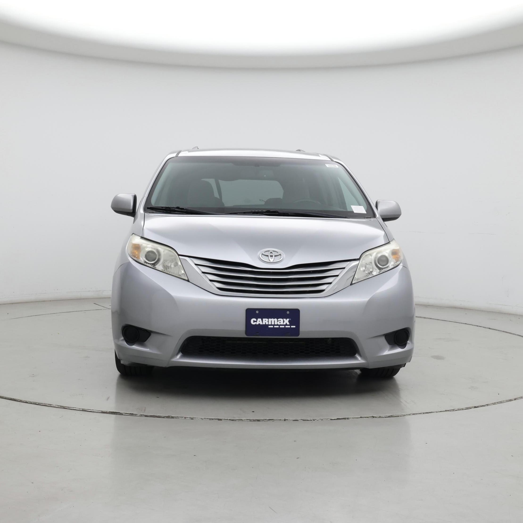Thumbnail: 2015 Toyota Sienna - 5