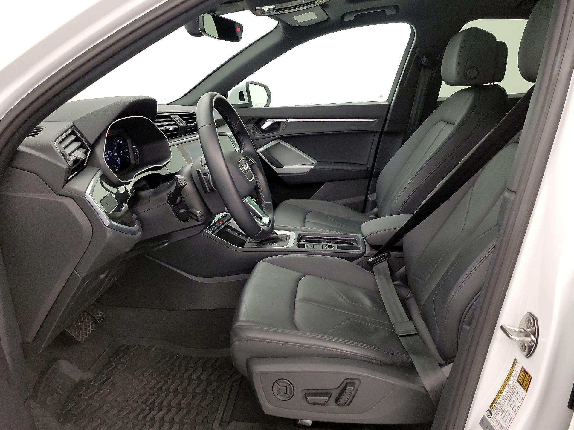Thumbnail: 2021 Audi Q3 - 11