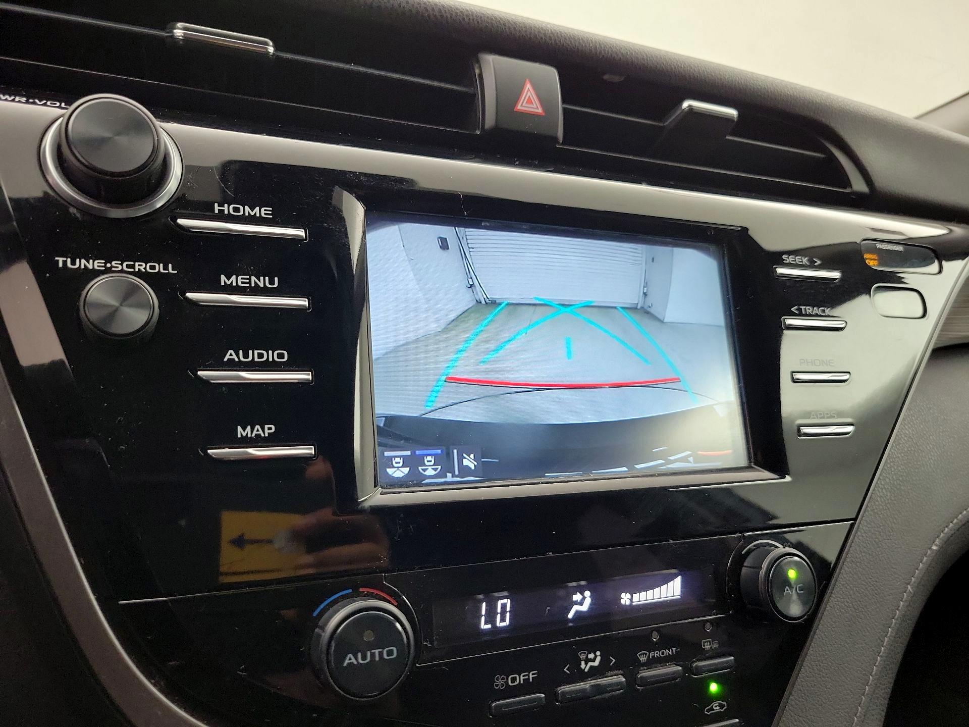 Thumbnail: 2019 Toyota Camry - 14