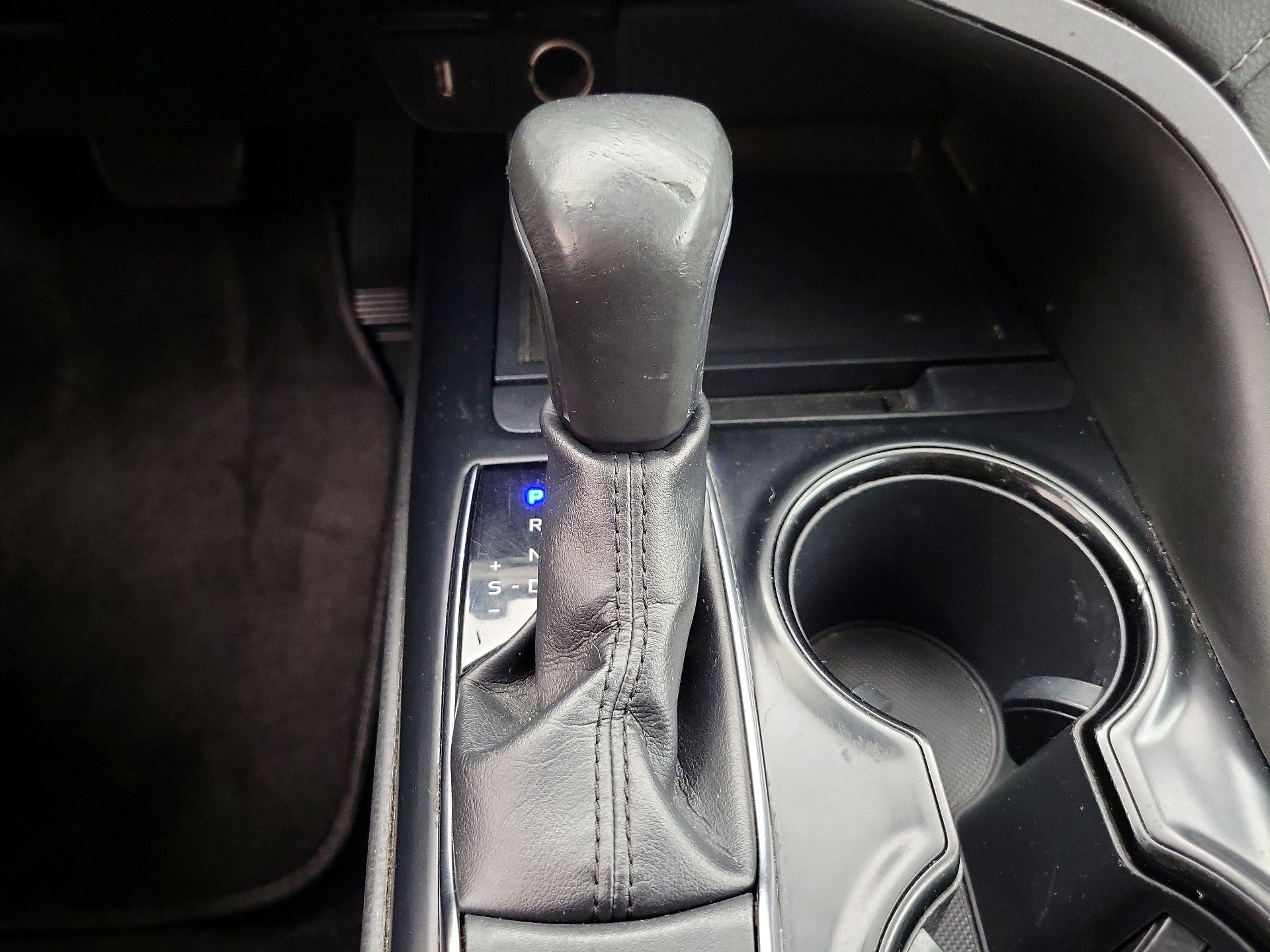 Thumbnail: 2019 Toyota Camry - 17