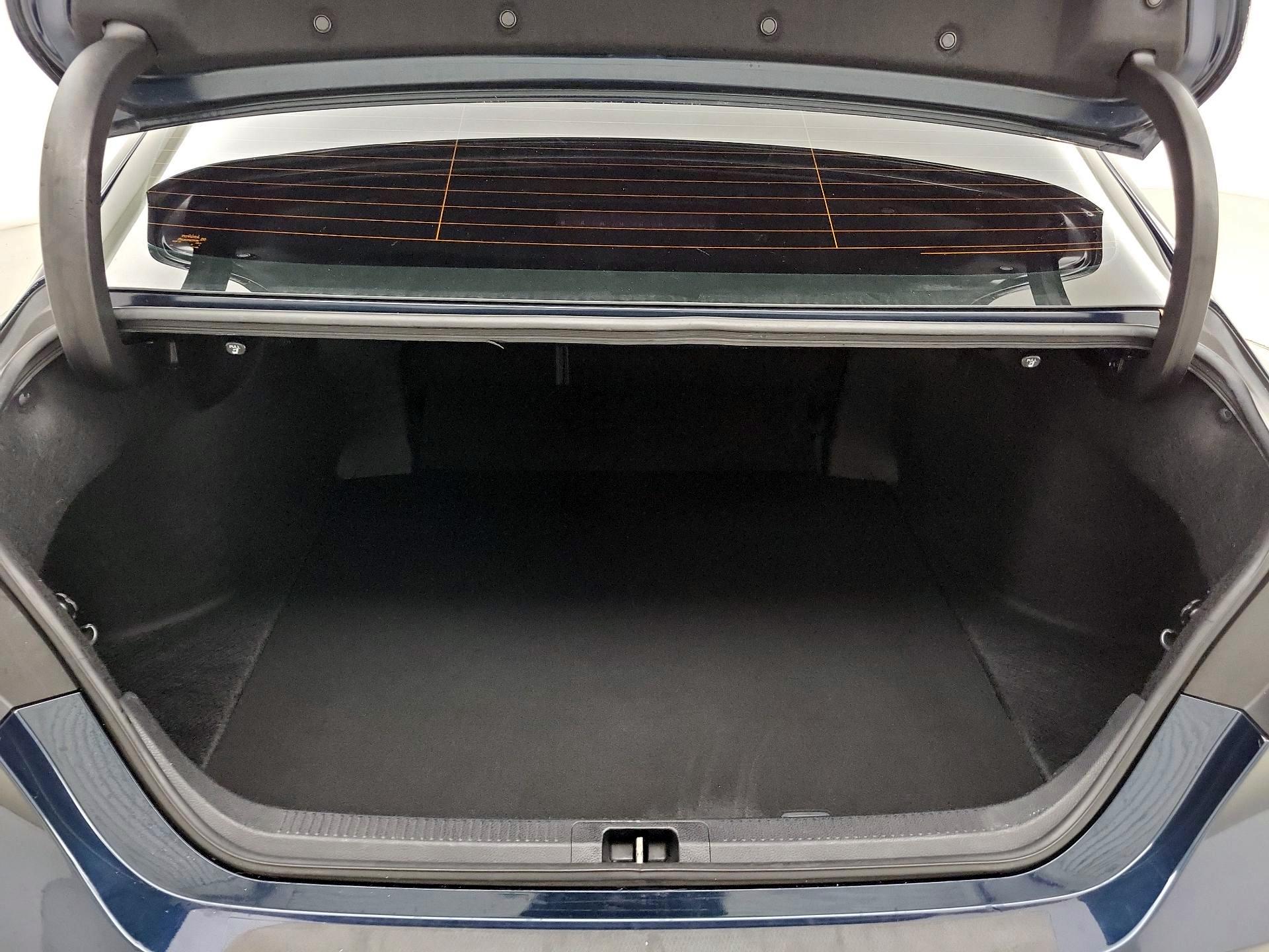 Thumbnail: 2019 Toyota Camry - 20