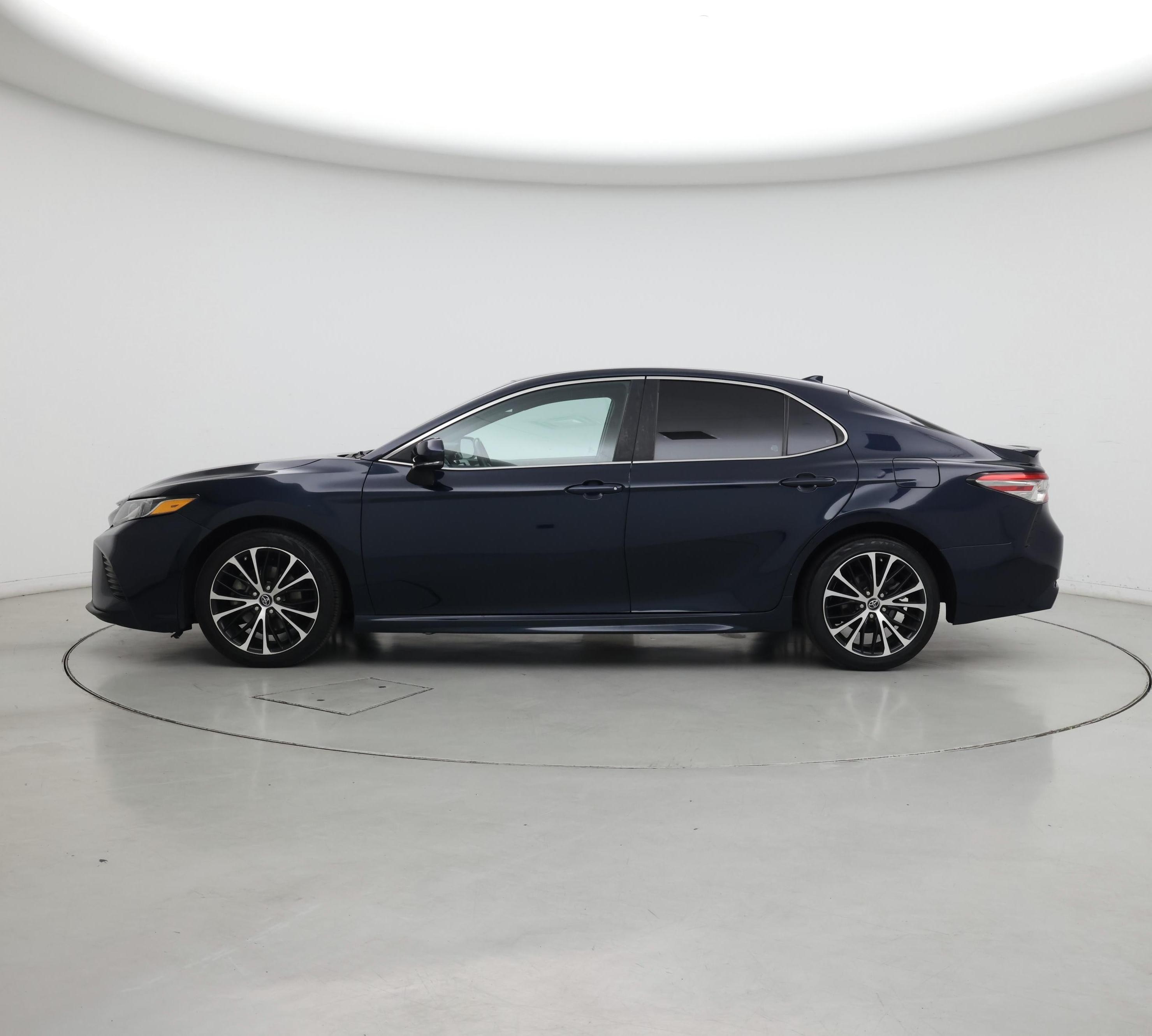 Thumbnail: 2019 Toyota Camry - 3