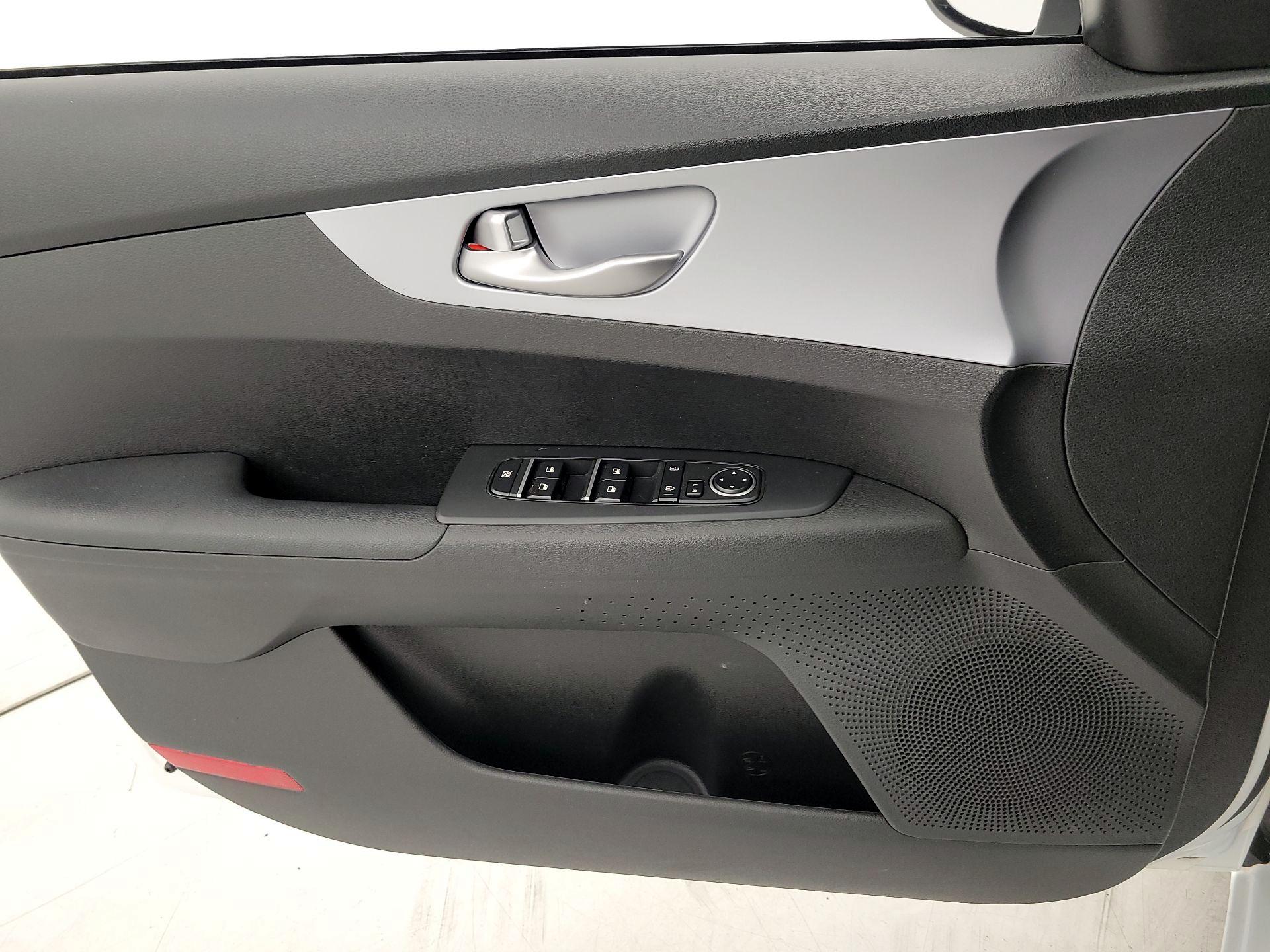 Thumbnail: 2023 Kia Forte - 12