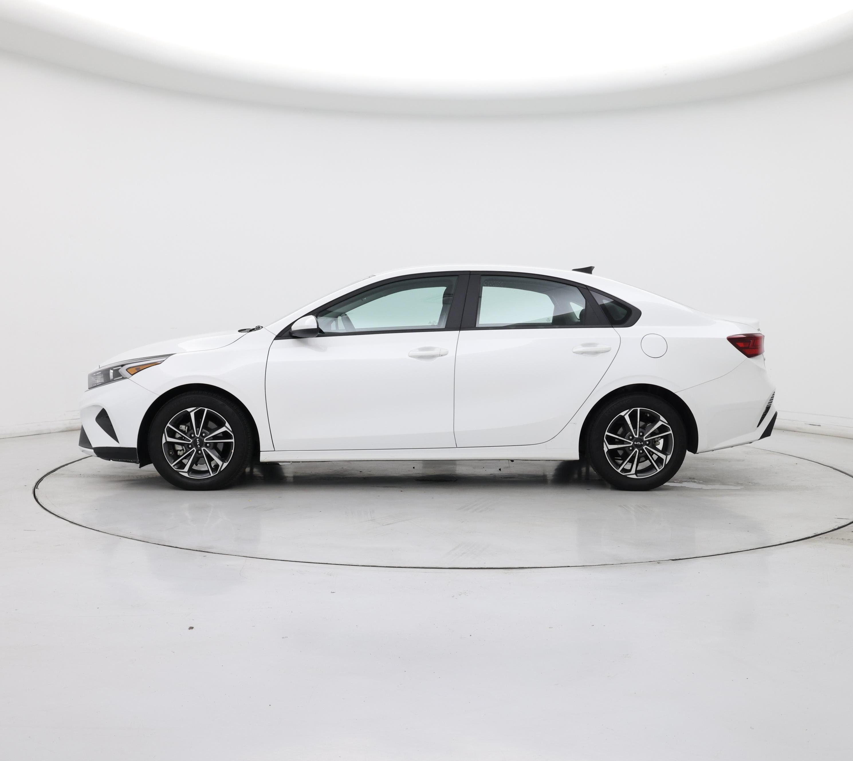 Thumbnail: 2023 Kia Forte - 3