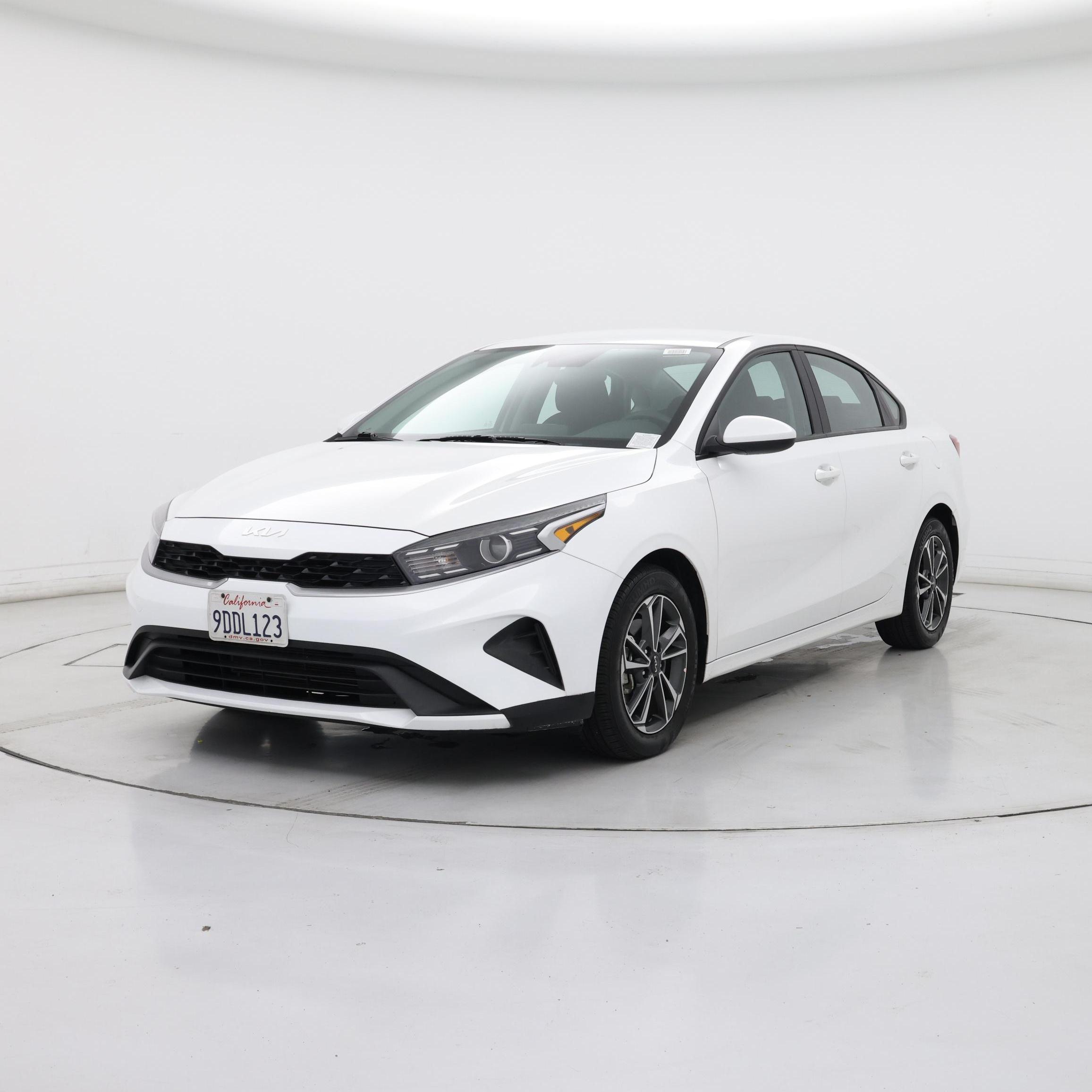 Thumbnail: 2023 Kia Forte - 4