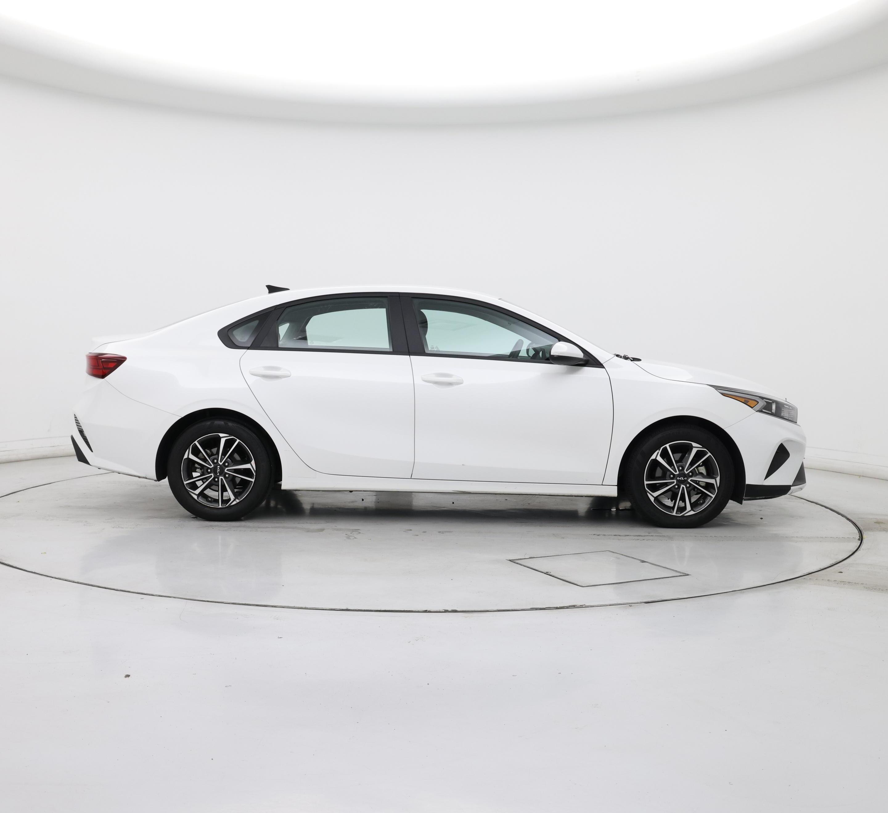 Thumbnail: 2023 Kia Forte - 7