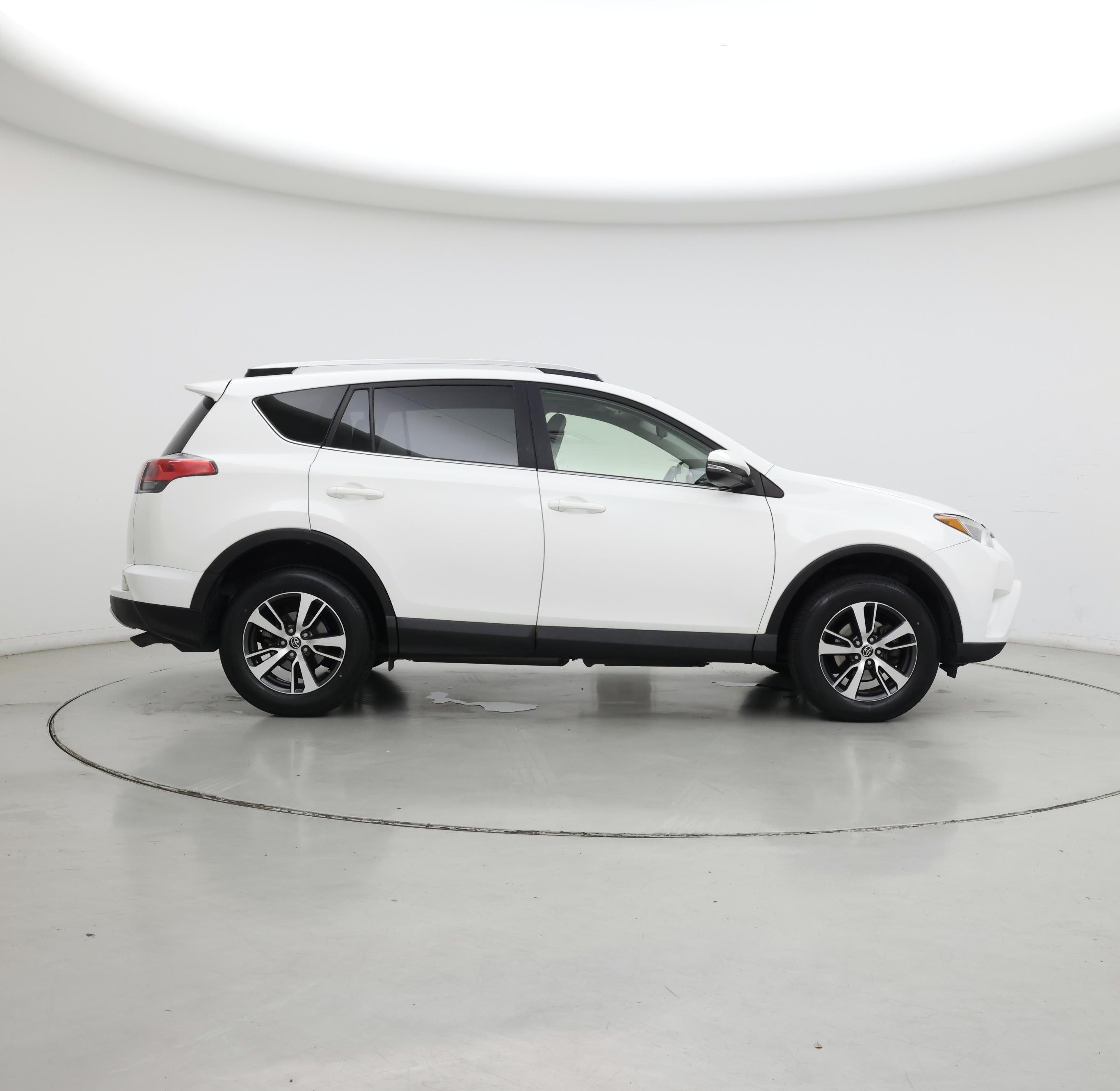 Thumbnail: 2016 Toyota RAV4 - 7