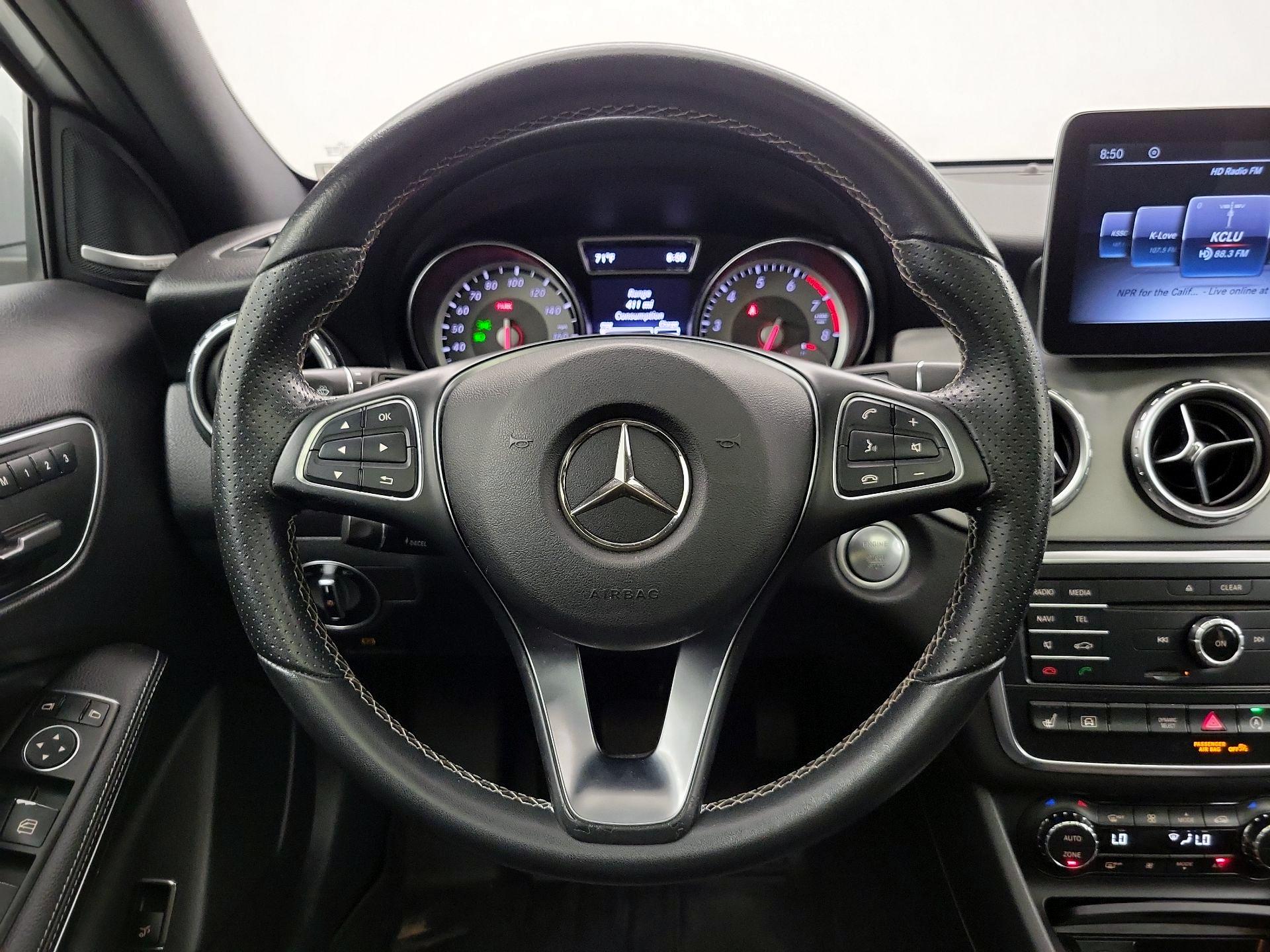 Thumbnail: 2017 Mercedes-Benz GLA - 10