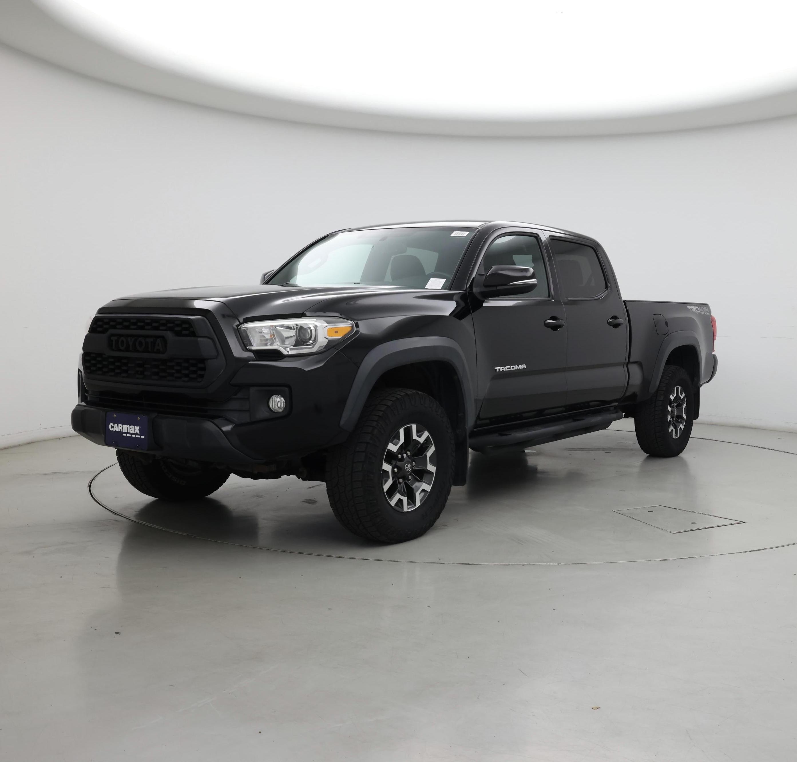 Thumbnail: 2017 Toyota Tacoma - 4