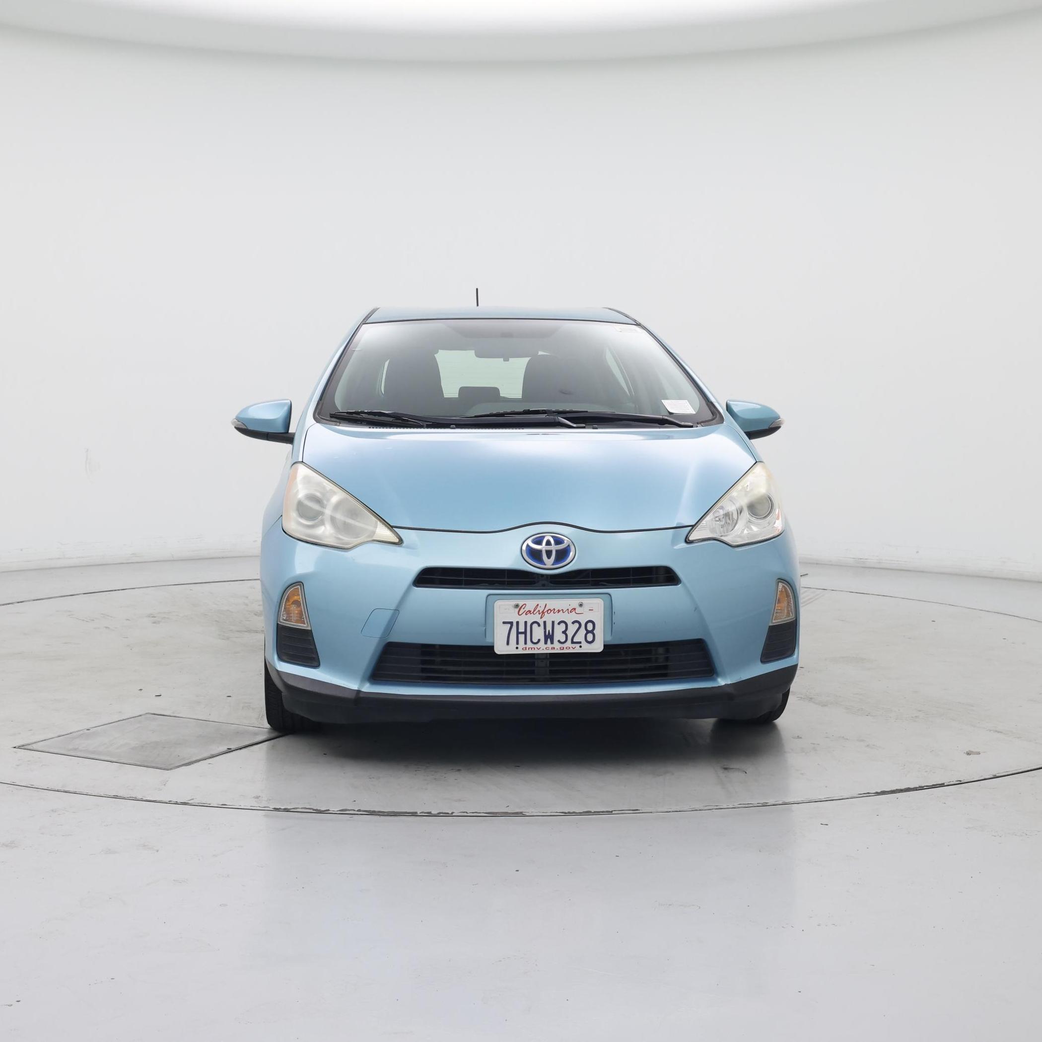 Thumbnail: 2014 Toyota Prius c - 5