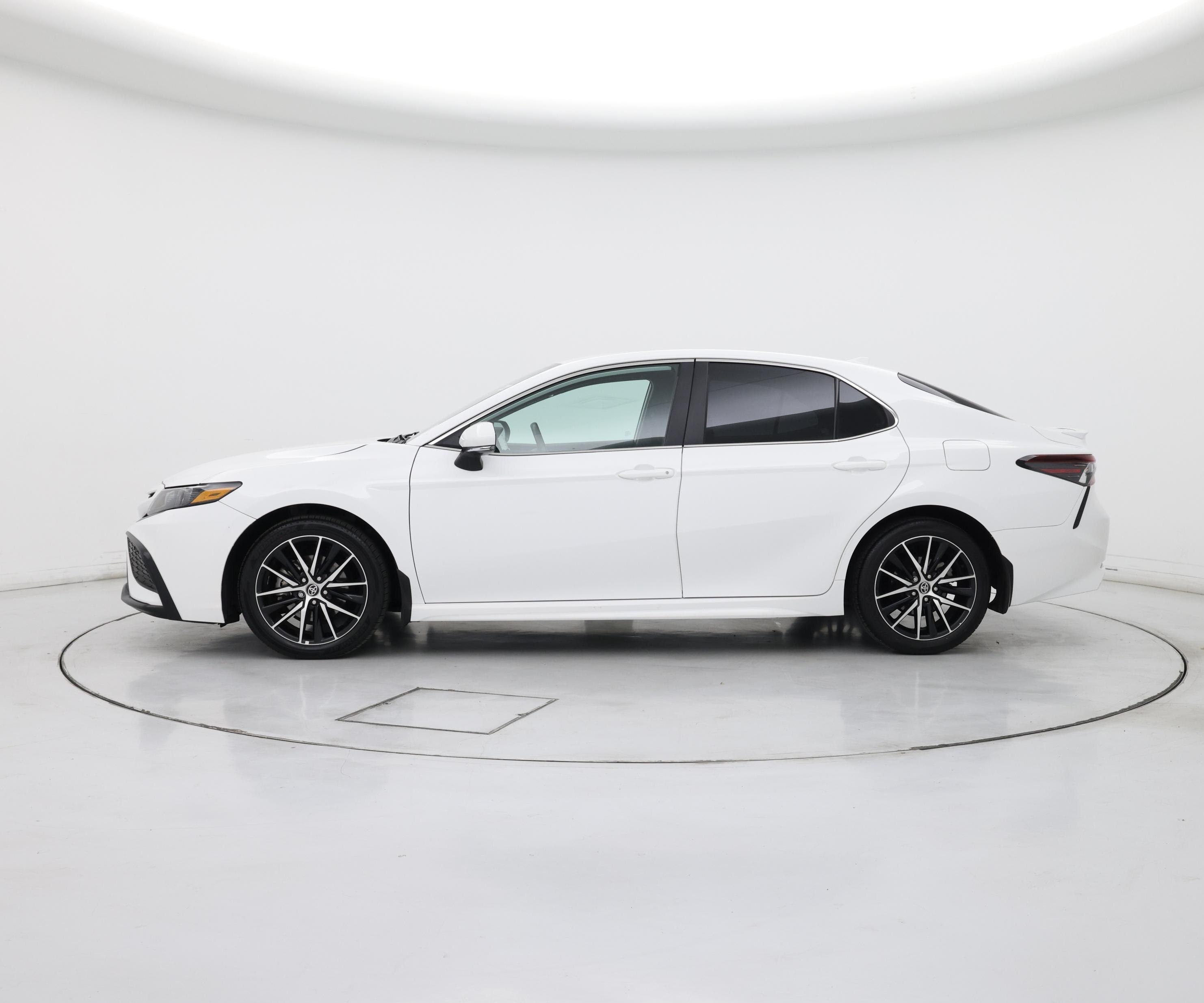 Thumbnail: 2024 Toyota Camry - 3
