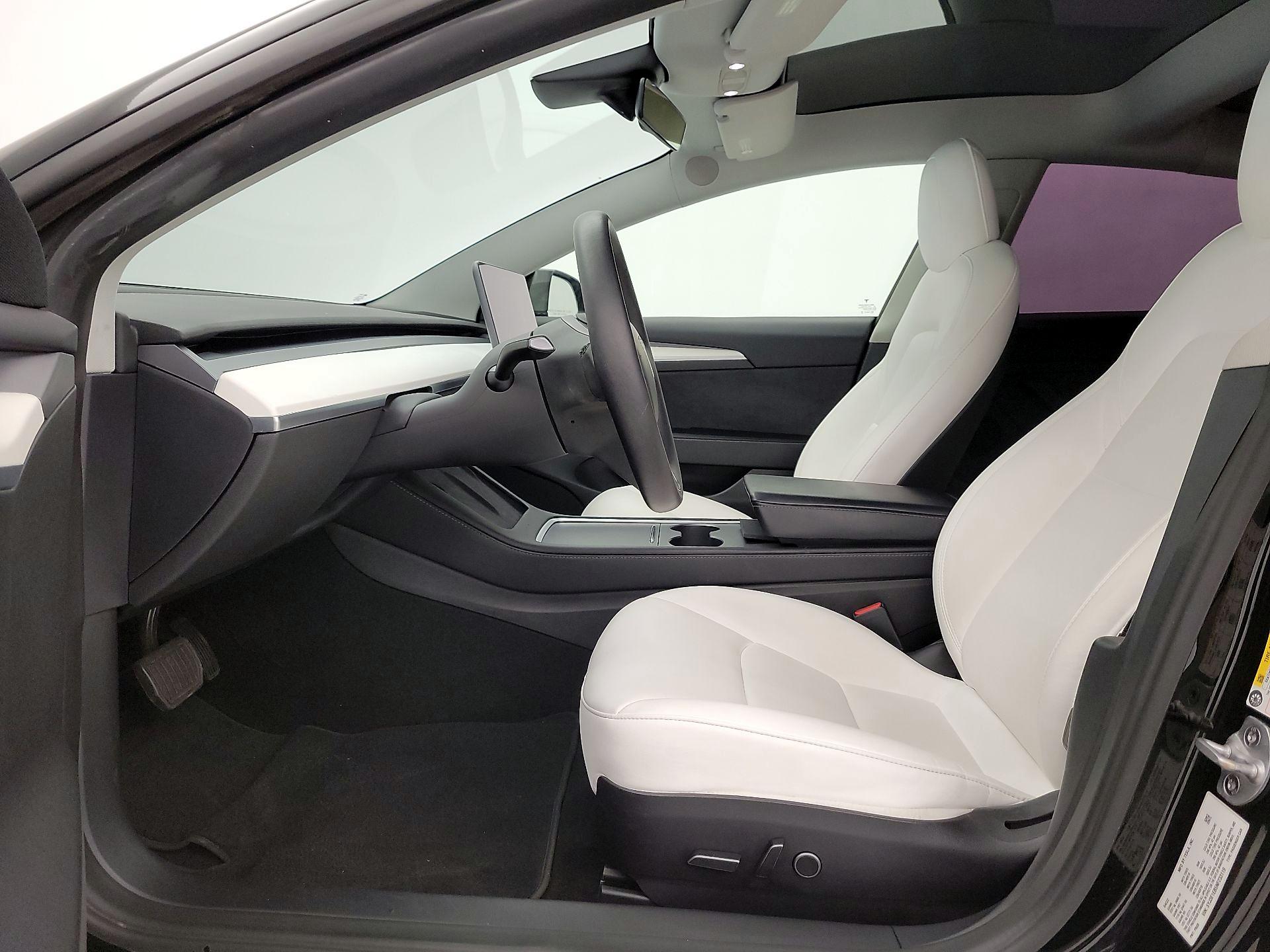 Thumbnail: 2022 Tesla Model 3 - 11