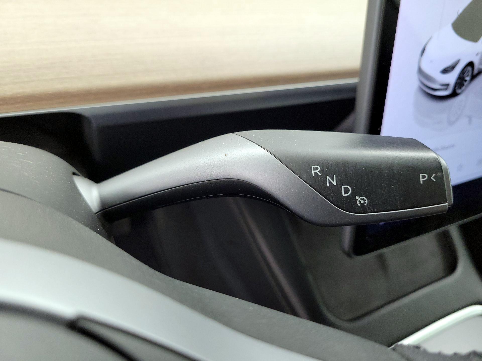 Thumbnail: 2022 Tesla Model 3 - 17