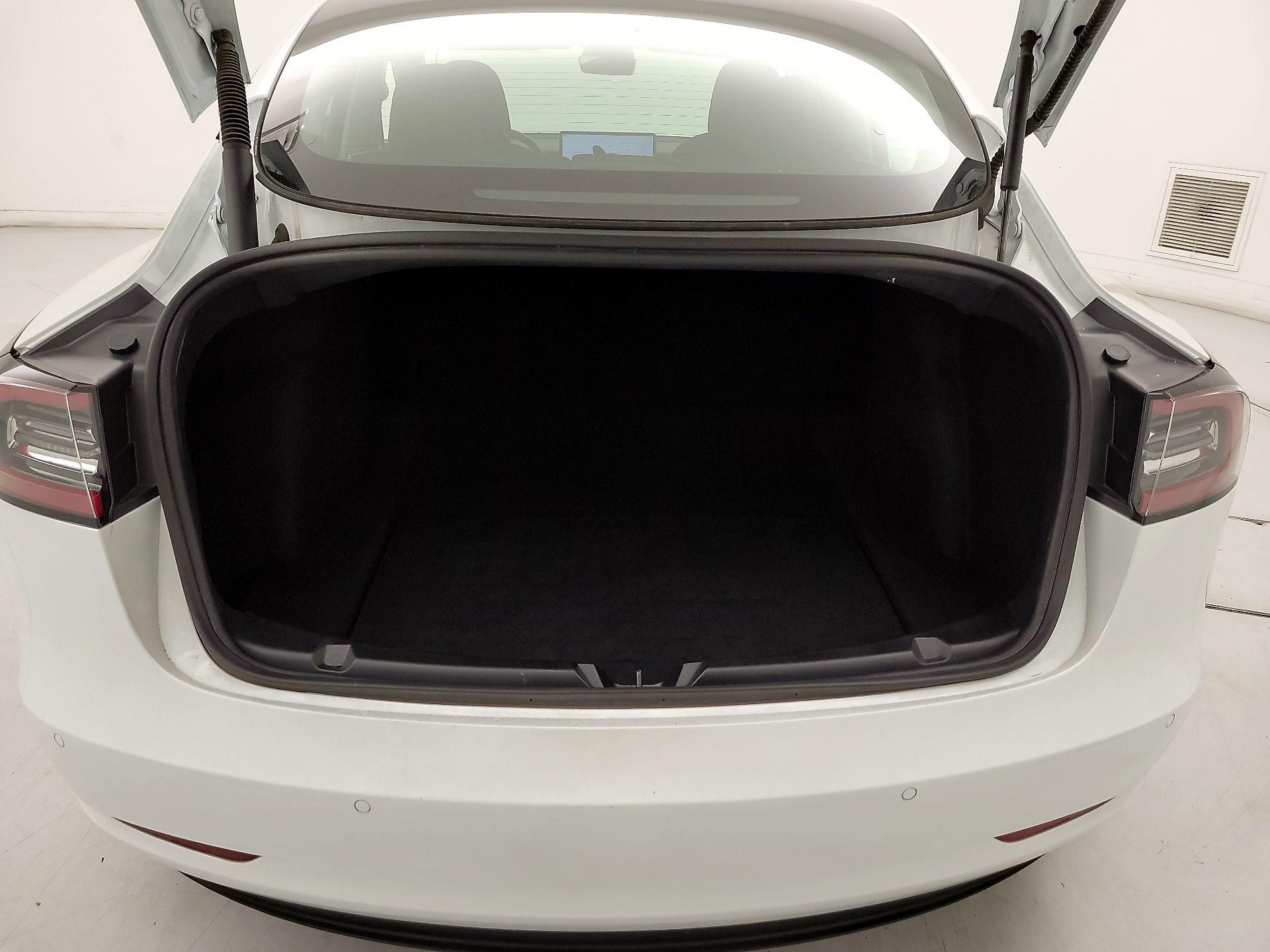 Thumbnail: 2022 Tesla Model 3 - 20