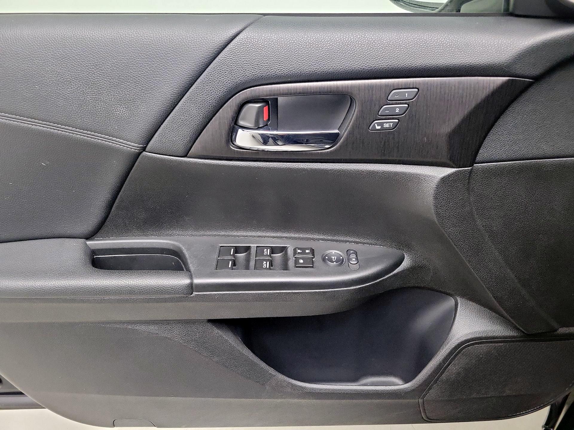 Thumbnail: 2013 Honda Accord - 12