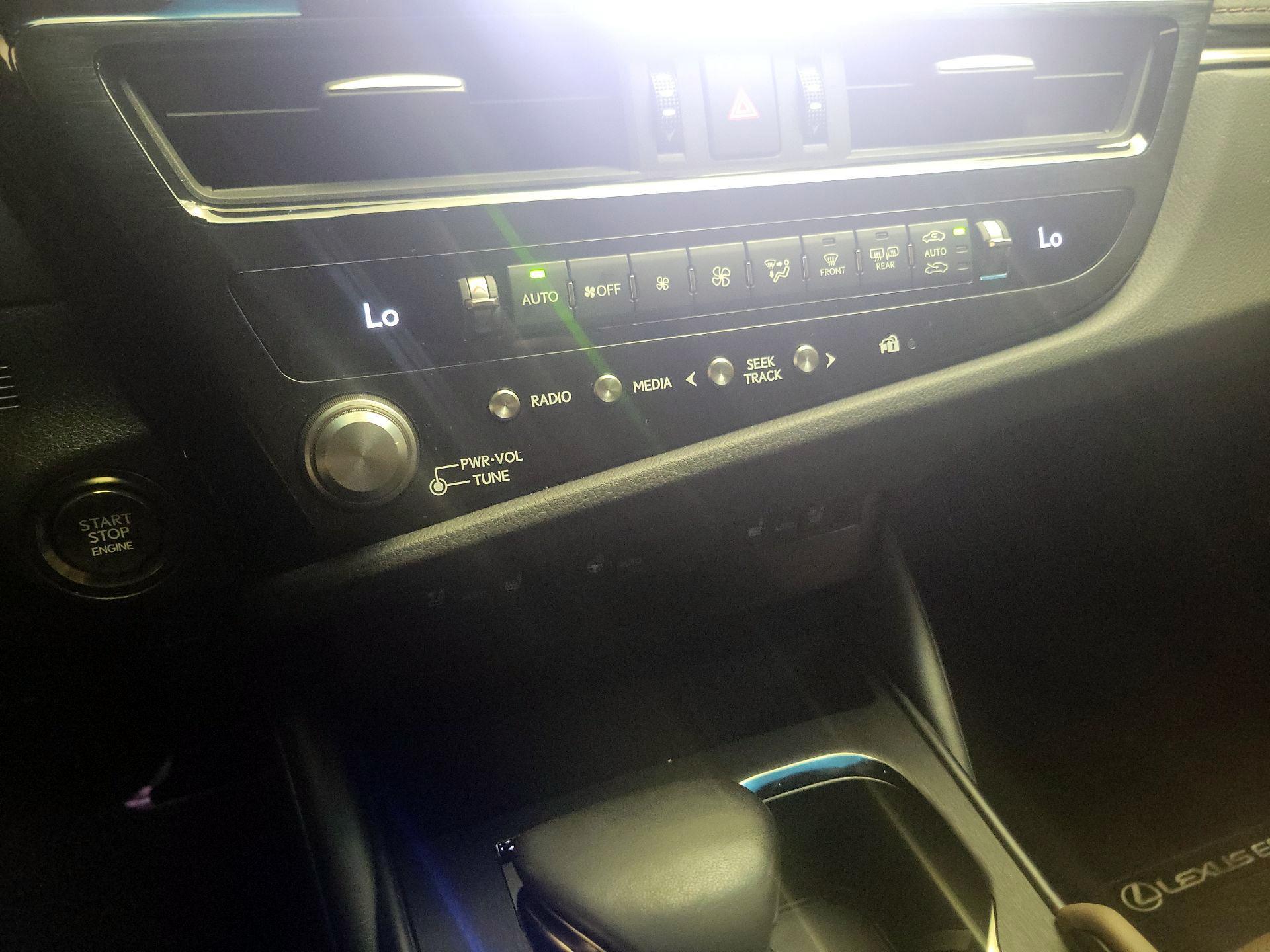 Thumbnail: 2024 Lexus ES - 15