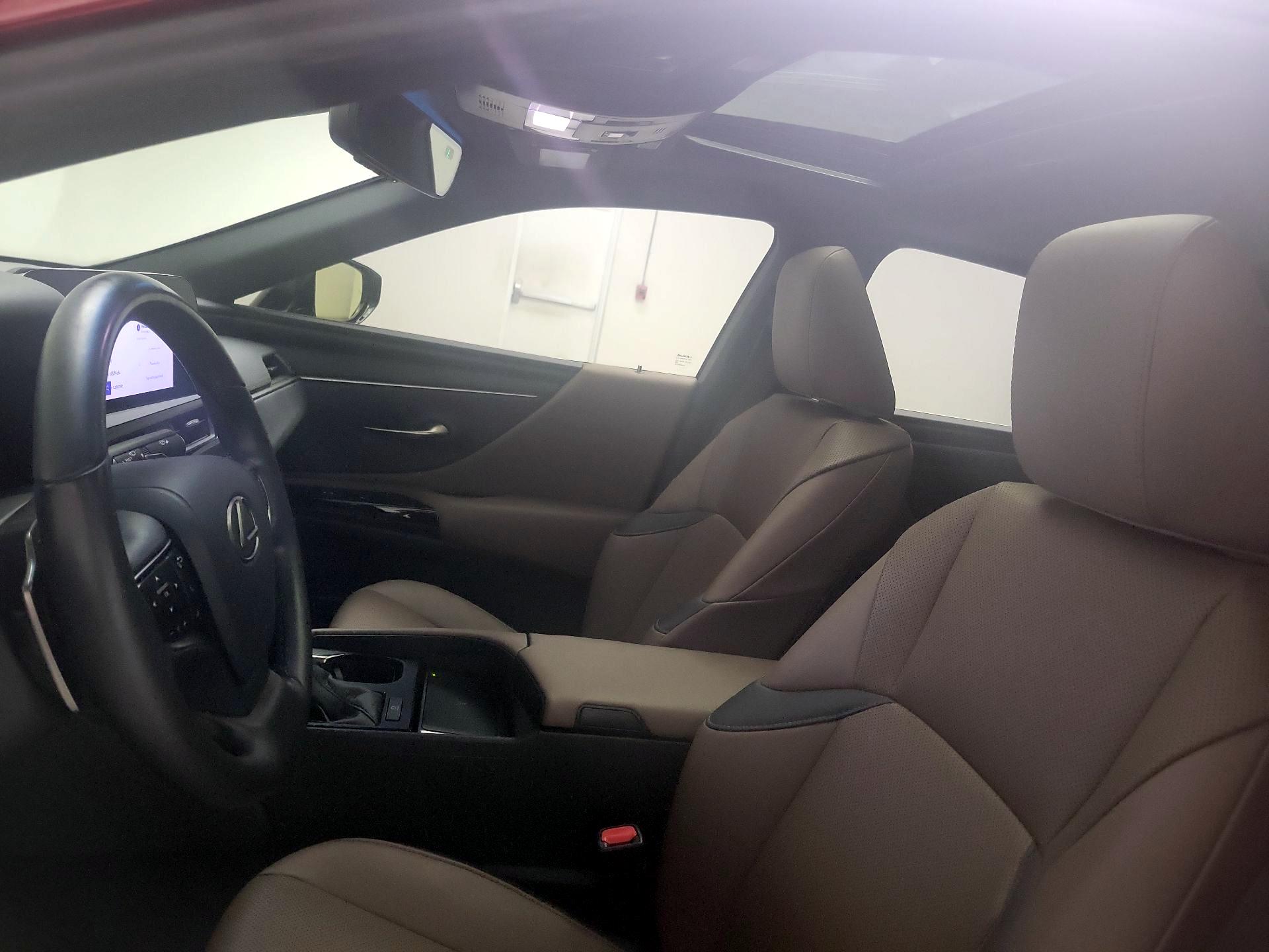 Thumbnail: 2024 Lexus ES - 18