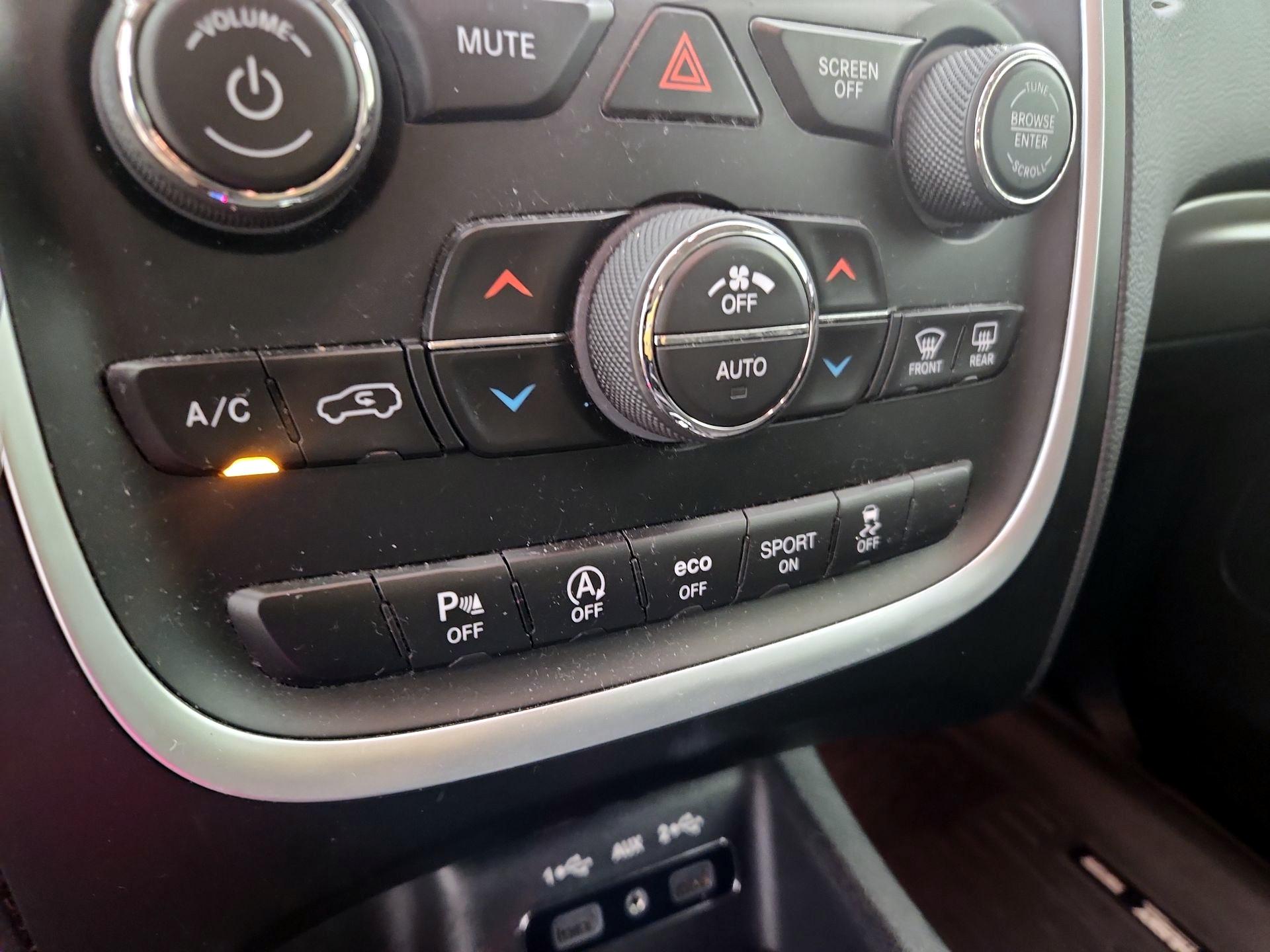 Thumbnail: 2019 Dodge Durango - 16