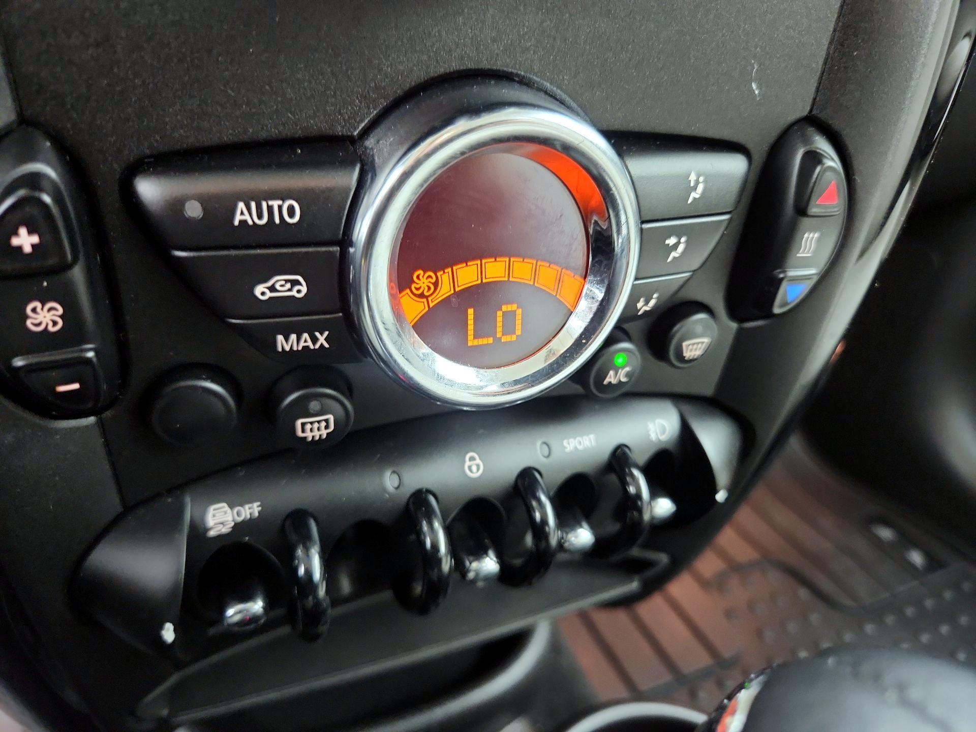 Thumbnail: 2015 MINI Cooper Paceman - 15