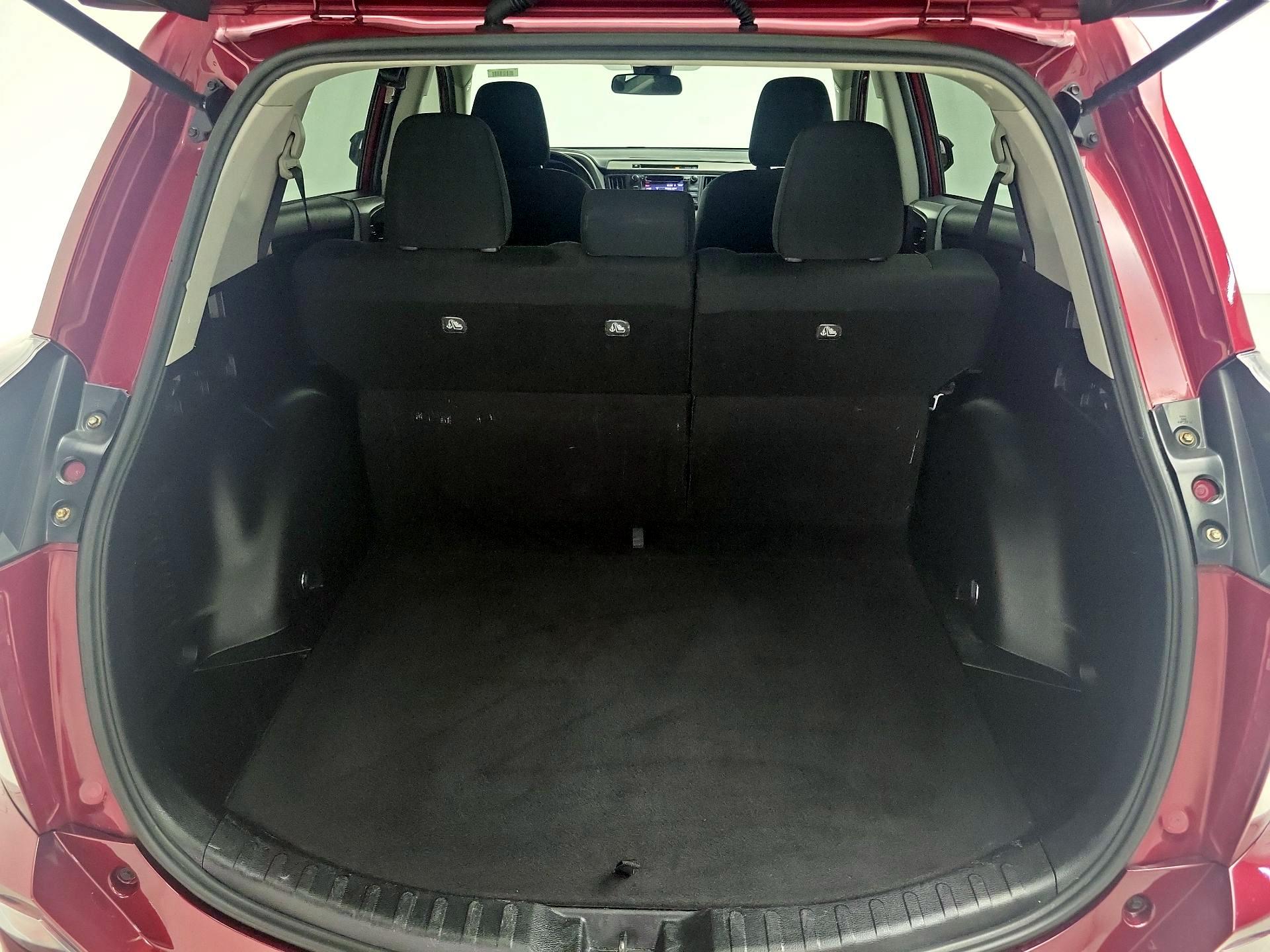 Thumbnail: 2018 Toyota RAV4 - 20