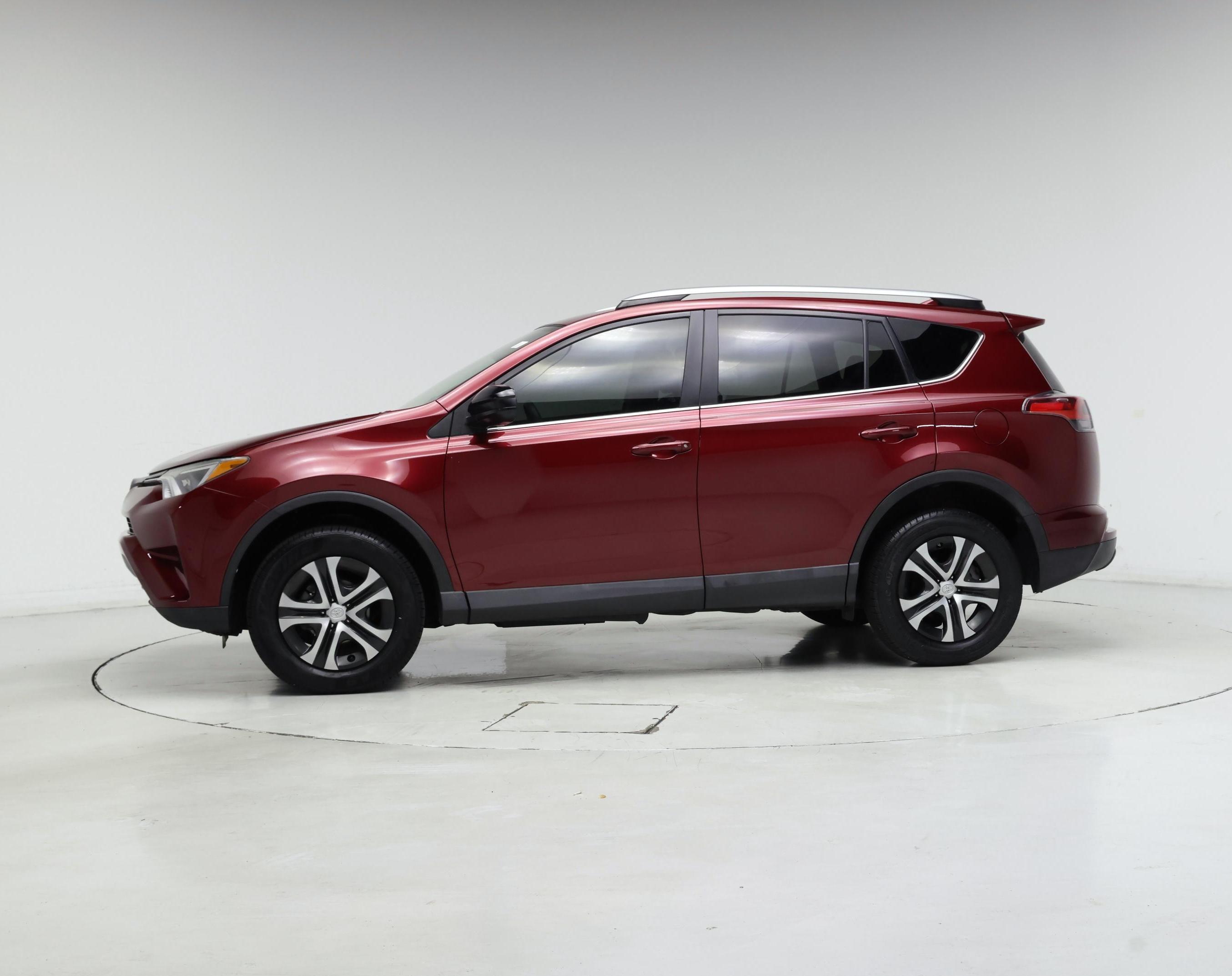Thumbnail: 2018 Toyota RAV4 - 3