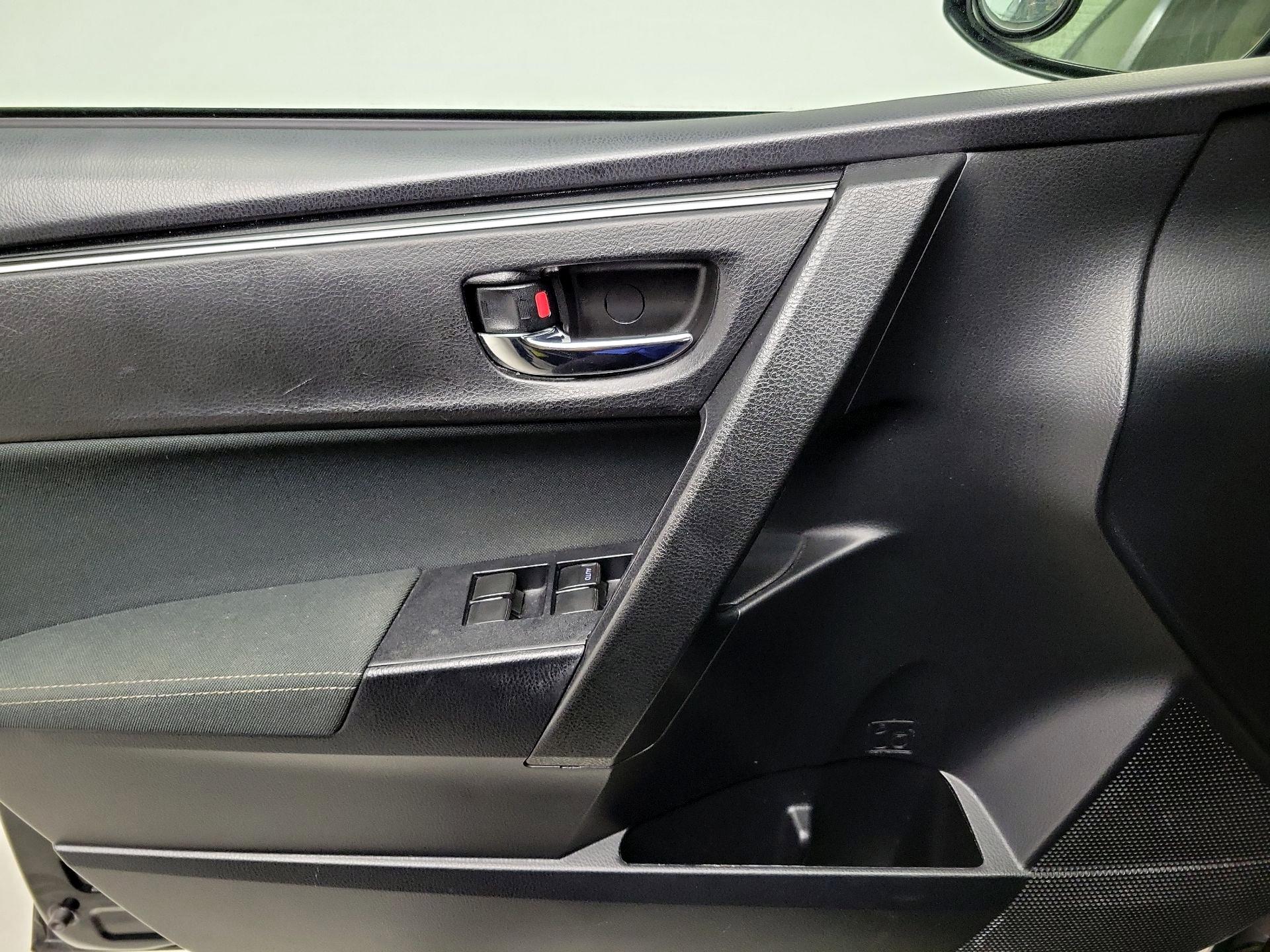Thumbnail: 2017 Toyota Corolla - 12