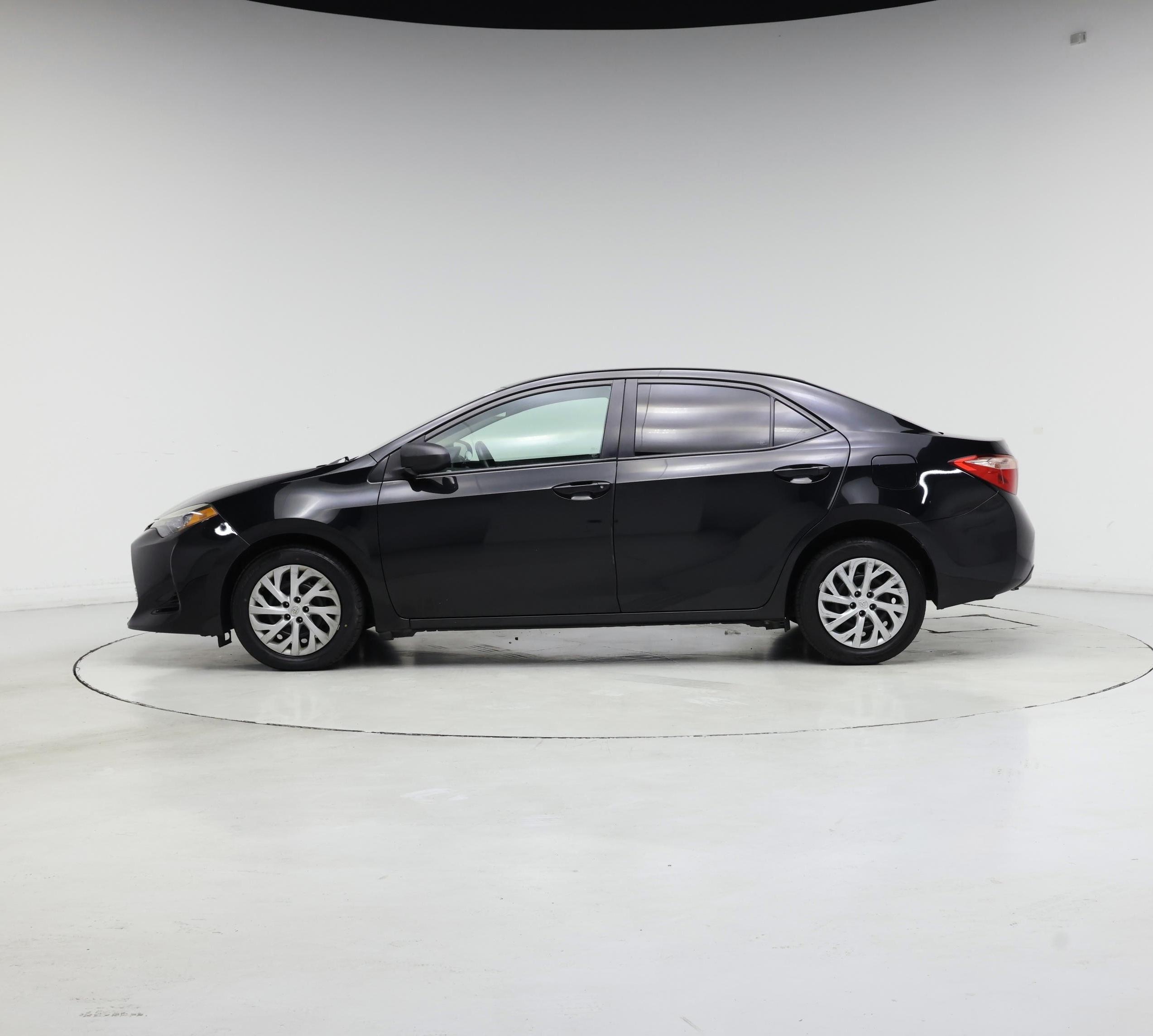 Thumbnail: 2017 Toyota Corolla - 3
