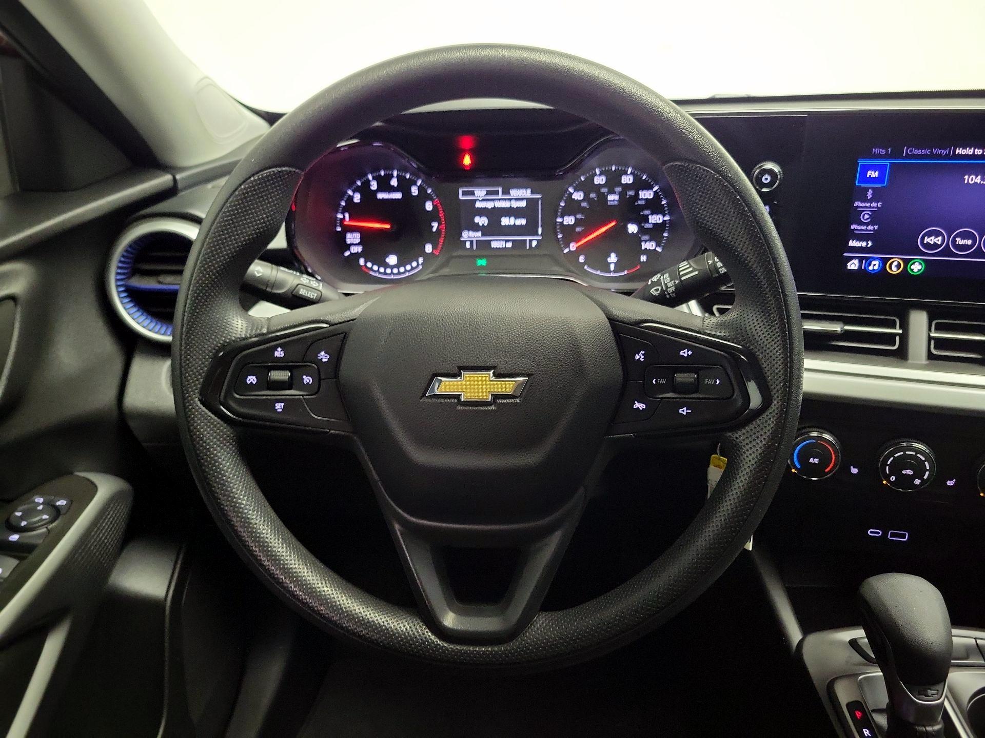Thumbnail: 2024 Chevrolet Trax - 10