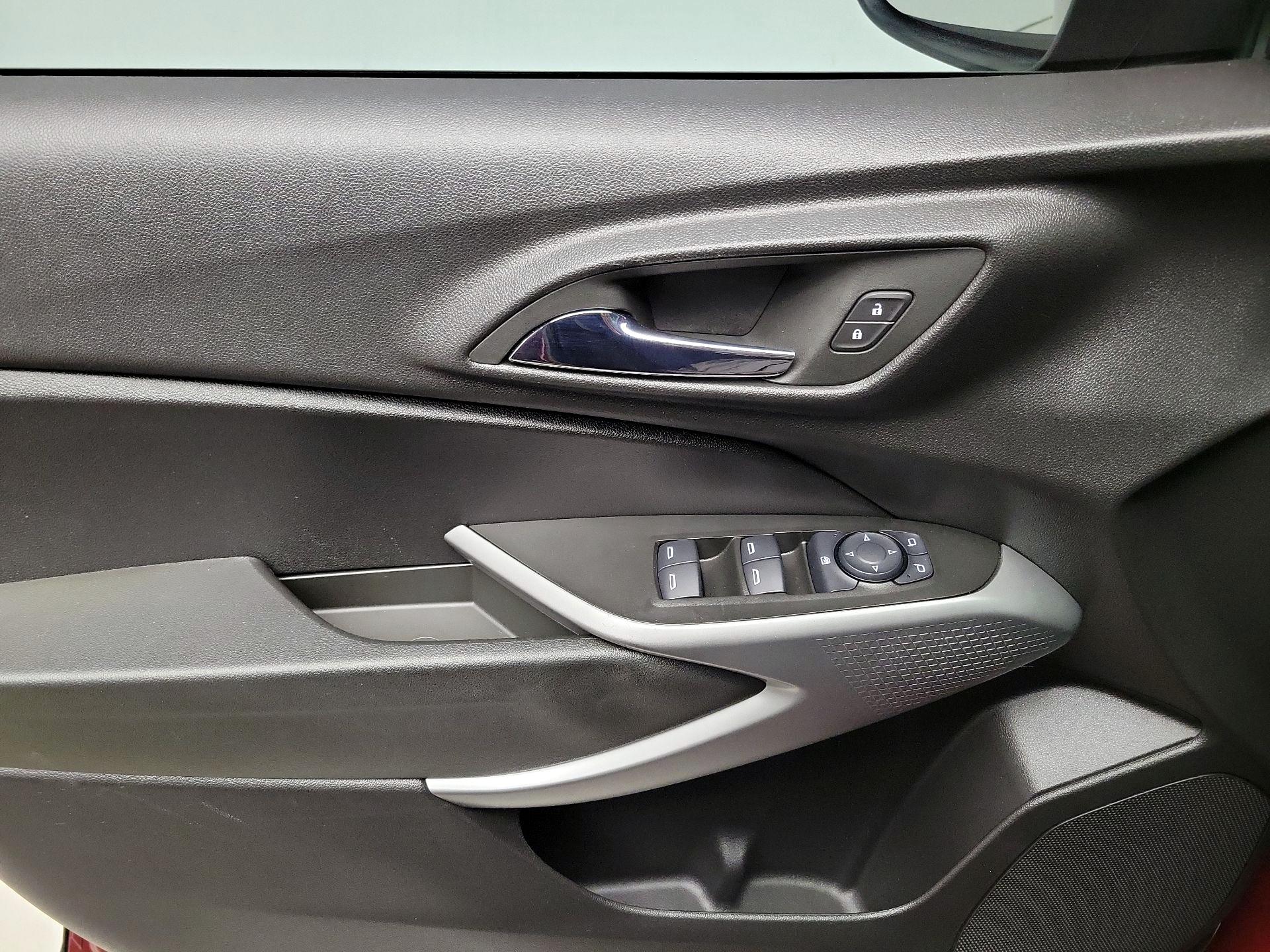 Thumbnail: 2024 Chevrolet Trax - 12