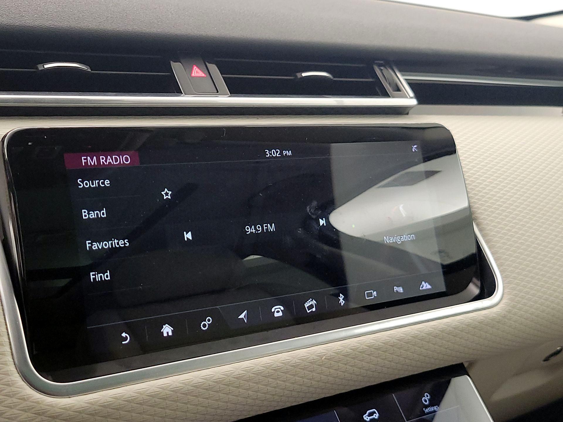 Thumbnail: 2020 Land Rover Range Rover Velar - 16