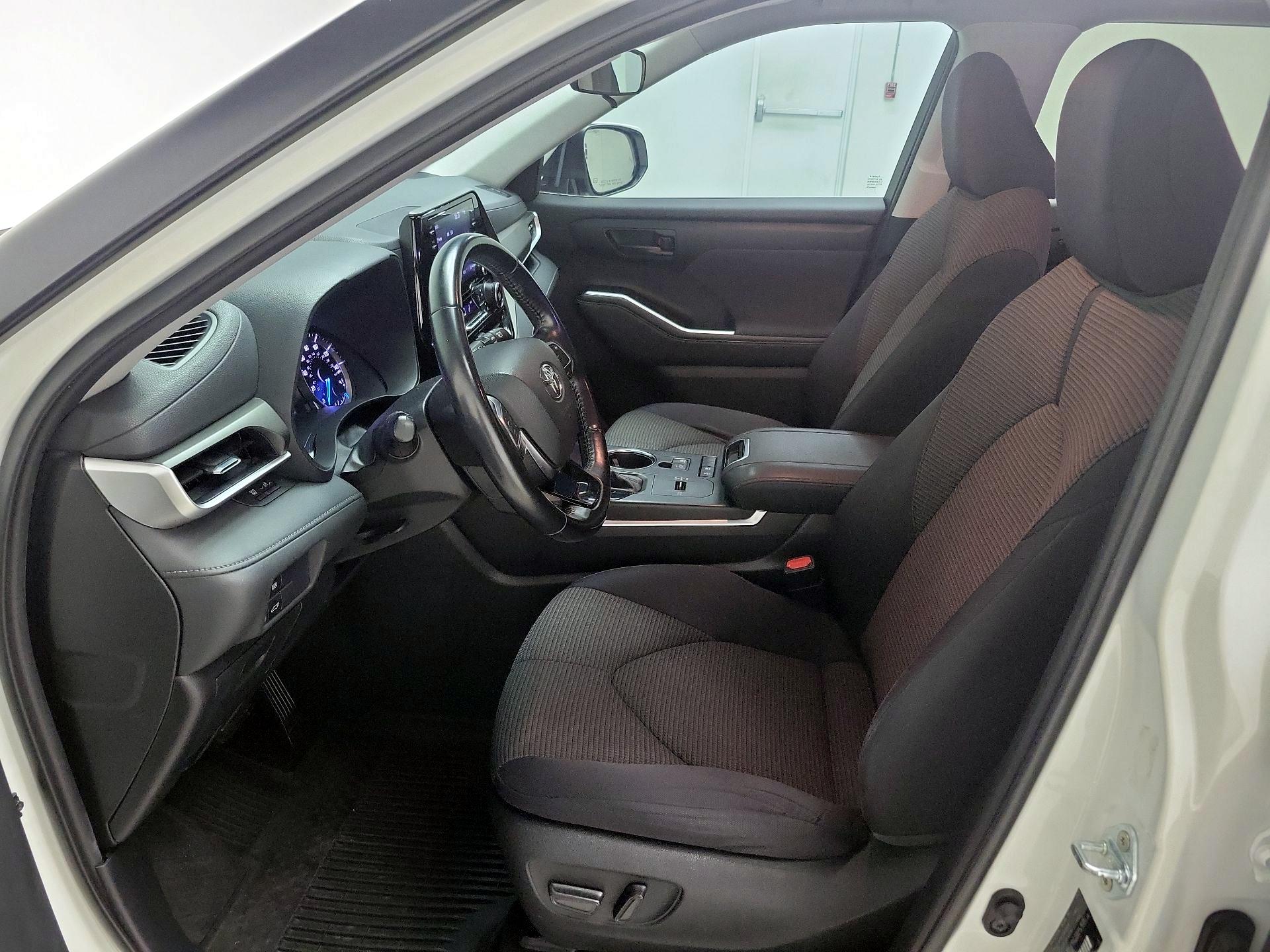 Thumbnail: 2021 Toyota Highlander - 11