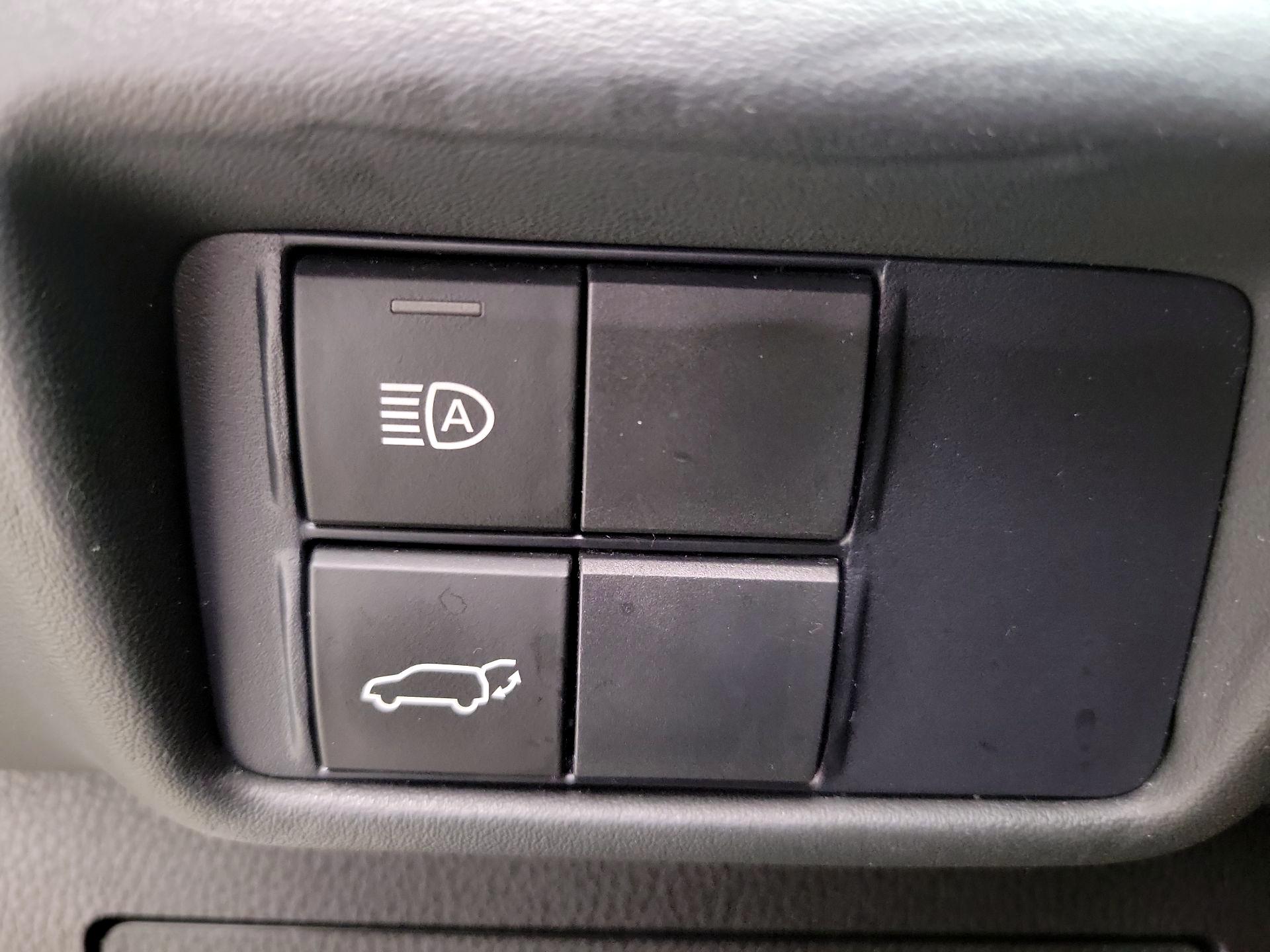 Thumbnail: 2021 Toyota Highlander - 13