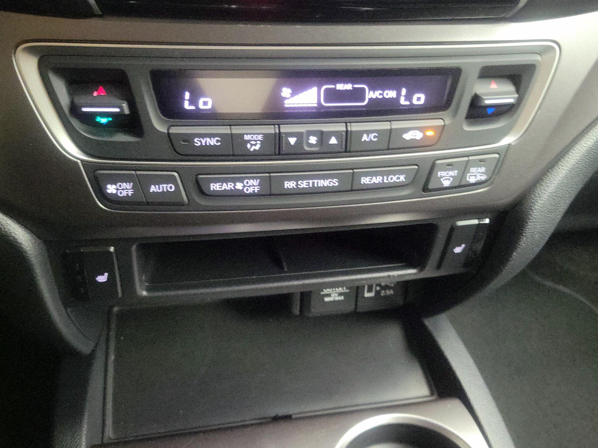 Thumbnail: 2019 Honda Pilot - 16