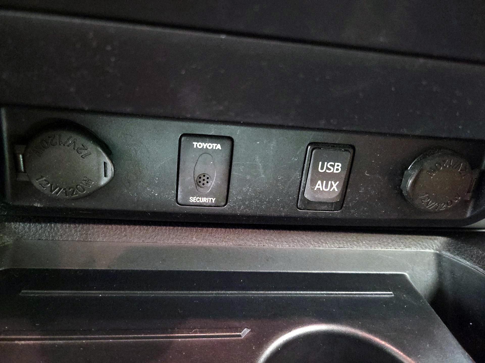Thumbnail: 2016 Toyota Tundra - 18
