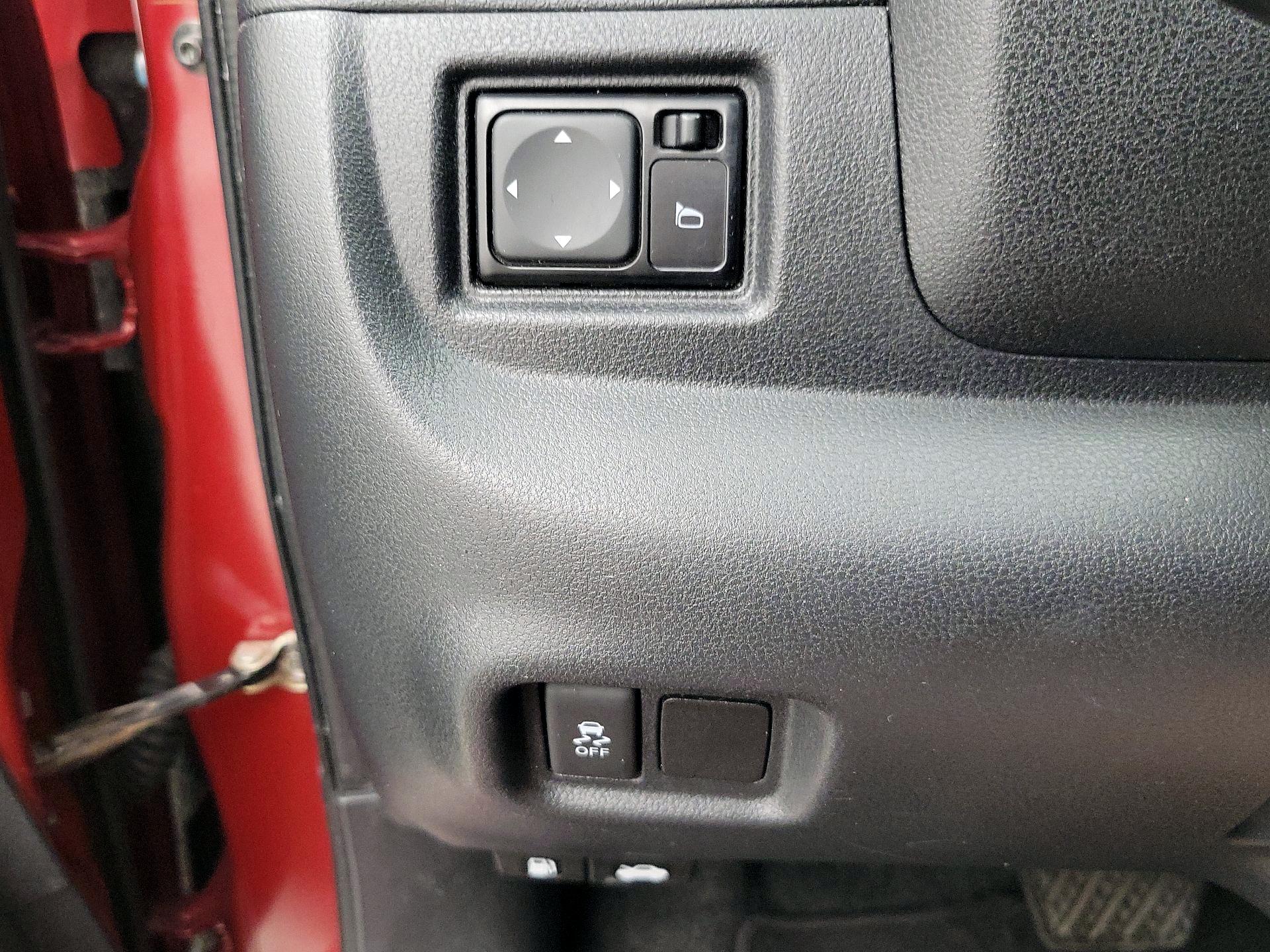 Thumbnail: 2018 Nissan Versa - 13