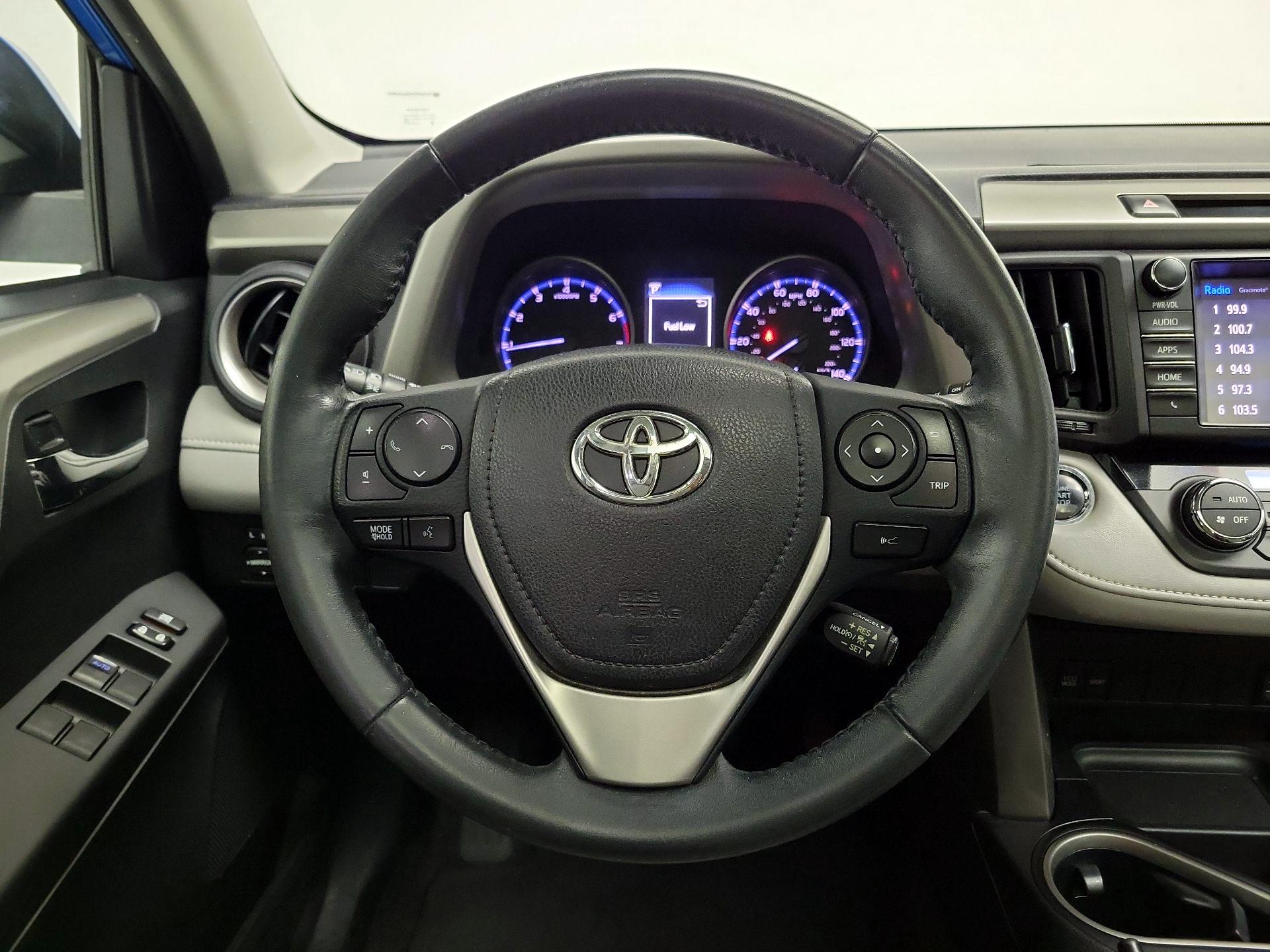 Thumbnail: 2018 Toyota RAV4 - 10