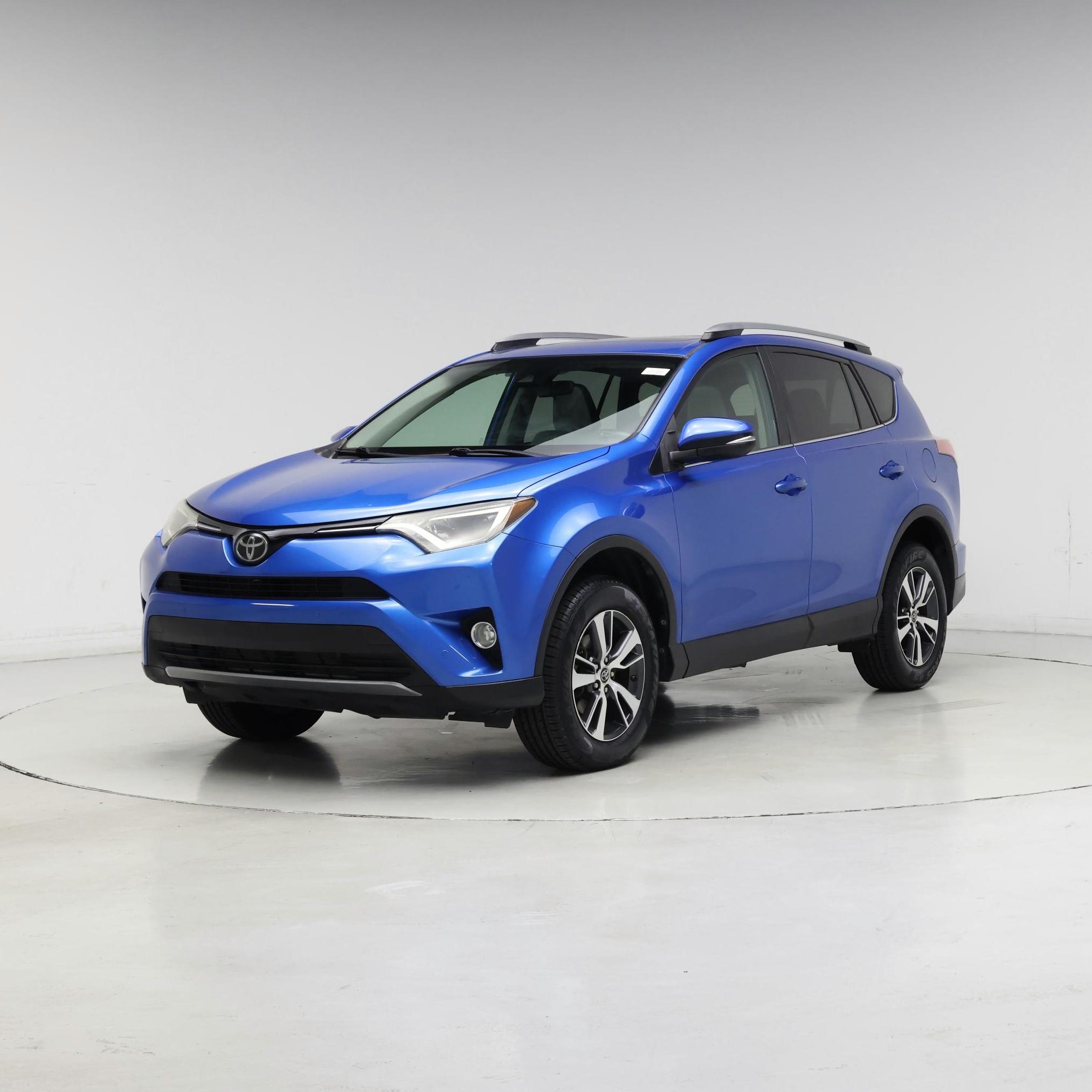 Thumbnail: 2018 Toyota RAV4 - 4