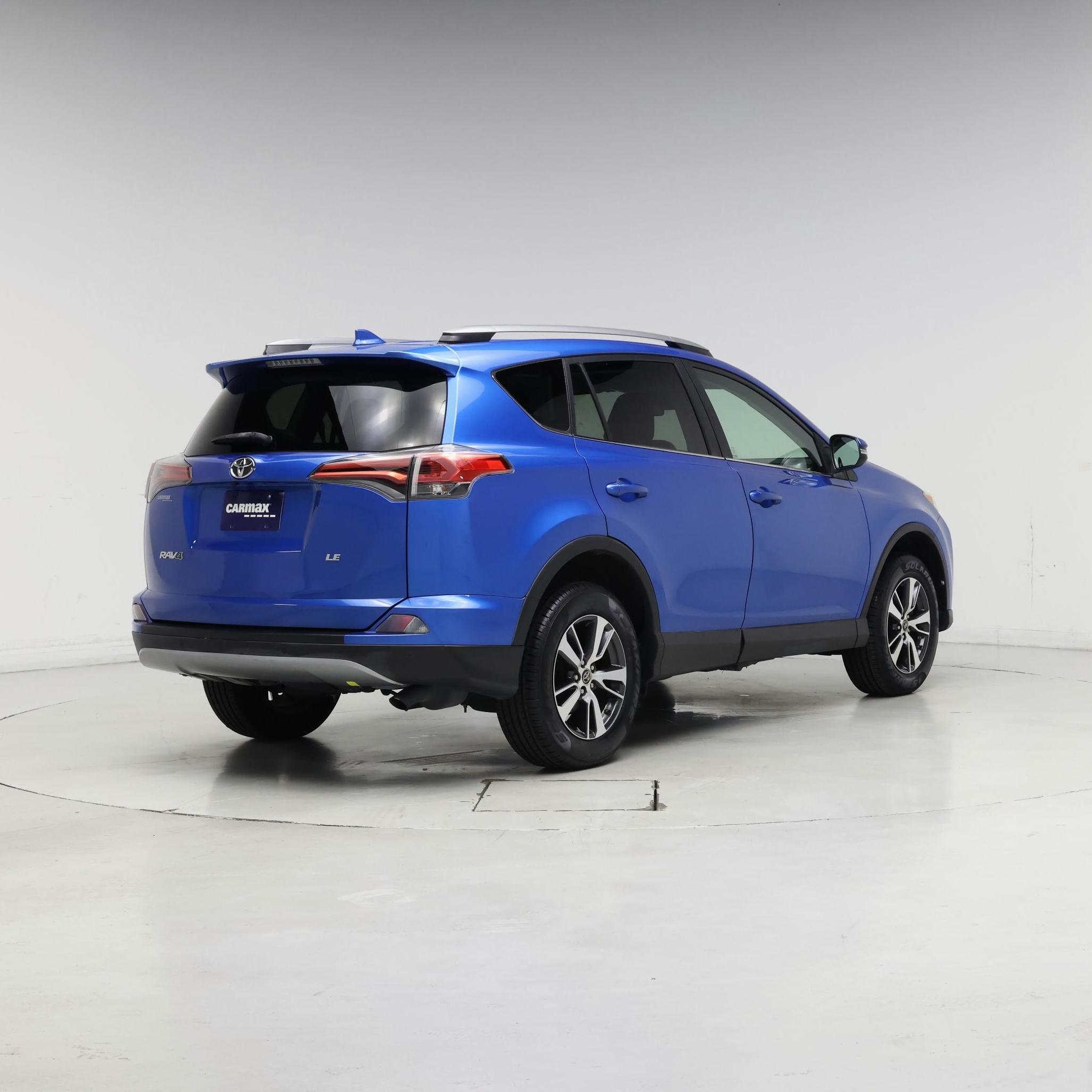 Thumbnail: 2018 Toyota RAV4 - 8