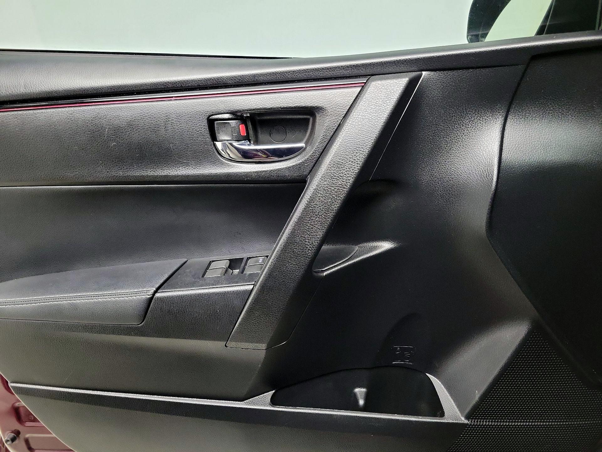 Thumbnail: 2017 Toyota Corolla - 12
