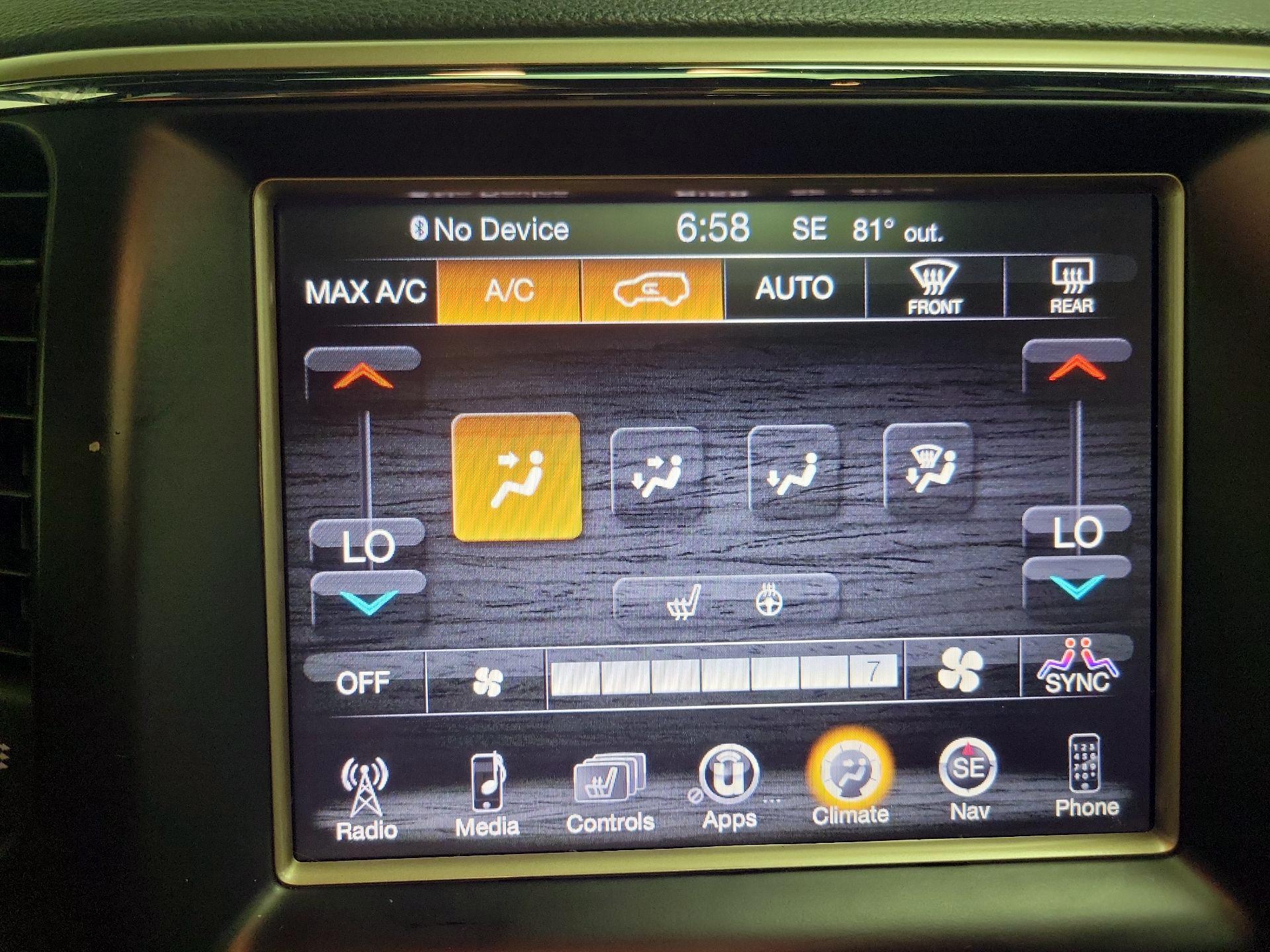 Thumbnail: 2016 Jeep Grand Cherokee - 17