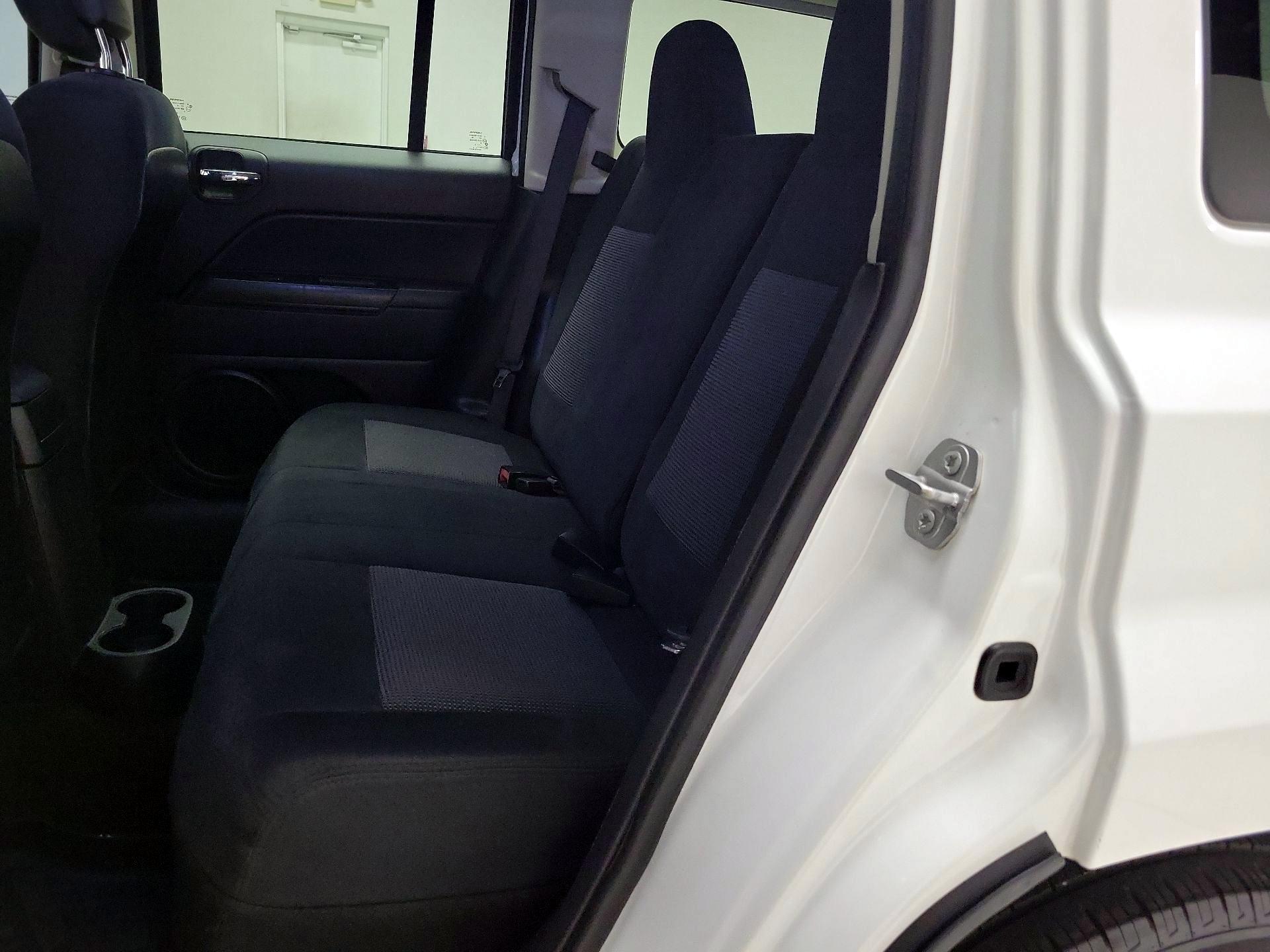 Thumbnail: 2016 Jeep Patriot - 11