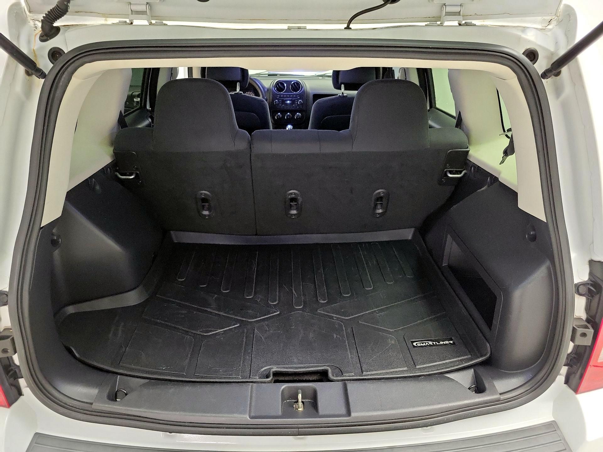 Thumbnail: 2016 Jeep Patriot - 18