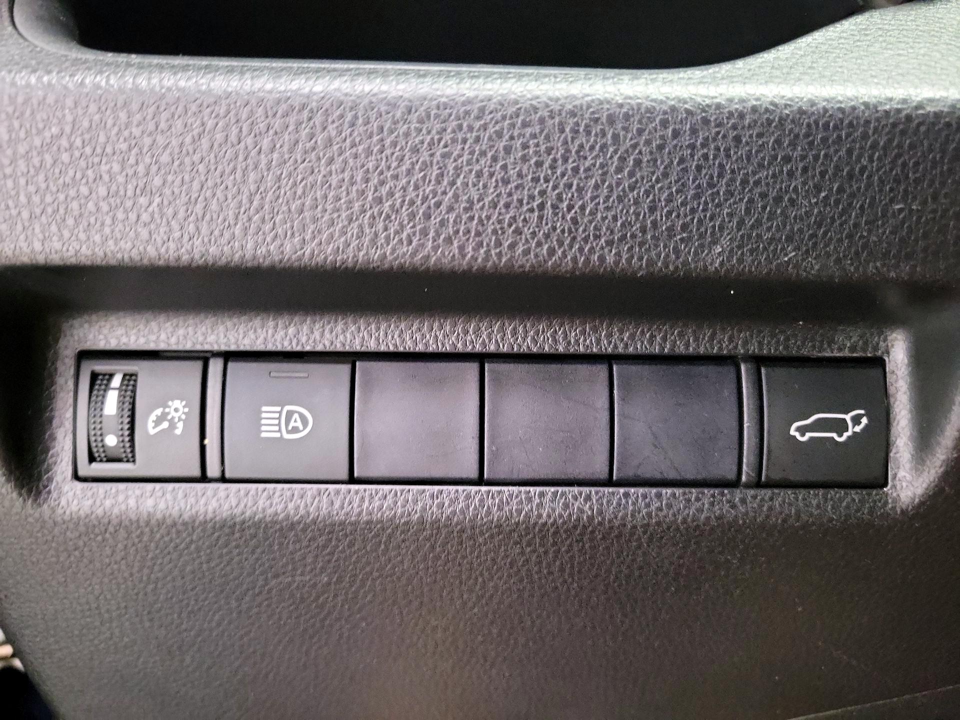 Thumbnail: 2021 Toyota RAV4 - 13