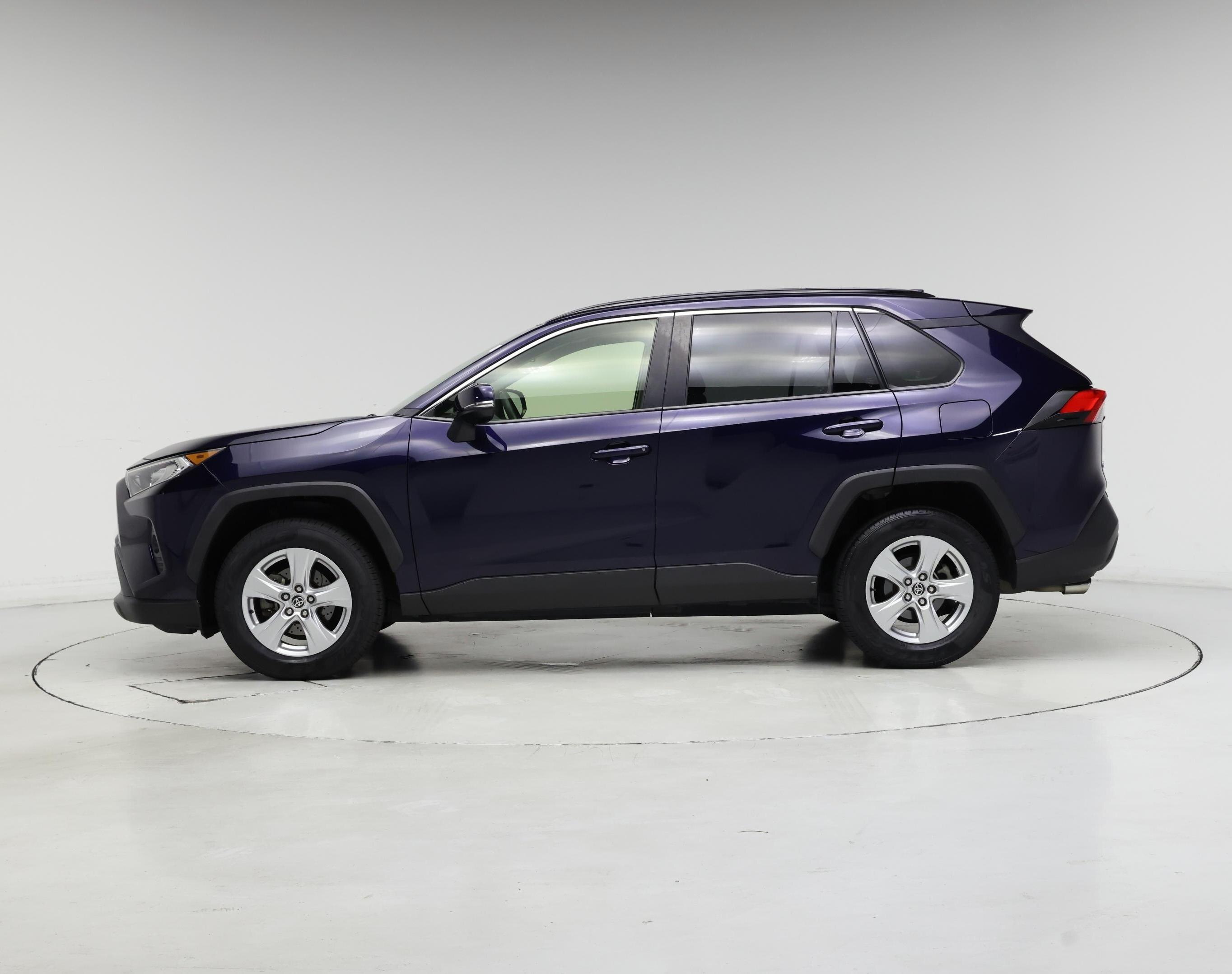 Thumbnail: 2021 Toyota RAV4 - 3