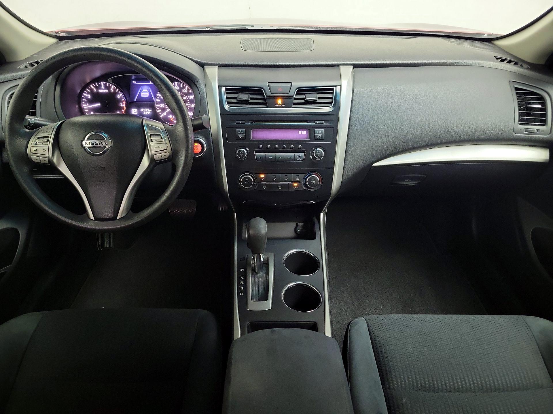 Thumbnail: 2015 Nissan Altima - 9