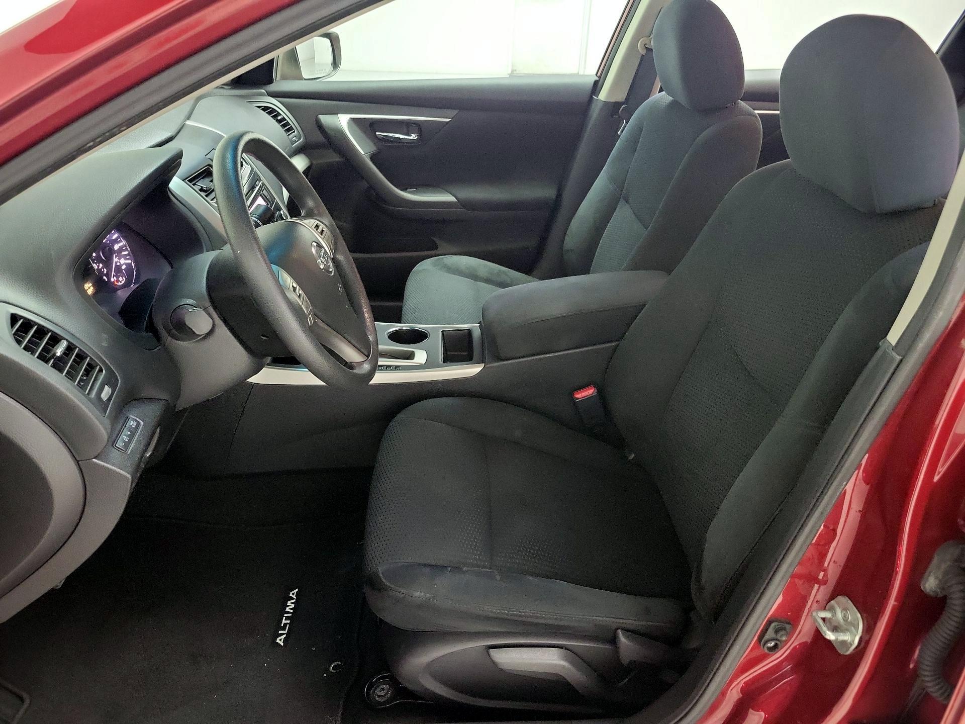 Thumbnail: 2015 Nissan Altima - 11