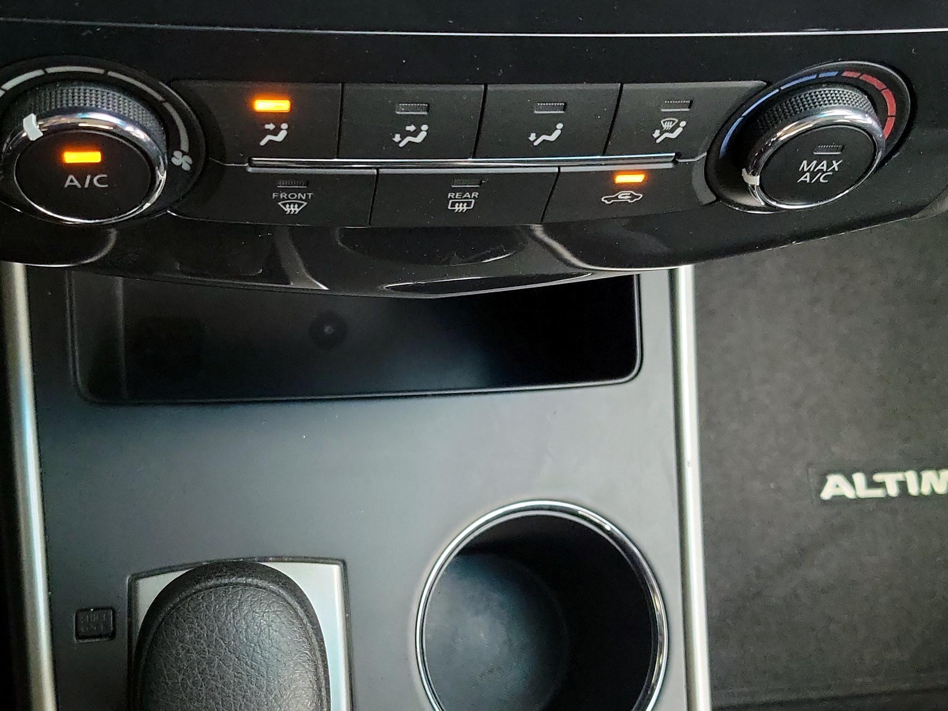 Thumbnail: 2015 Nissan Altima - 15