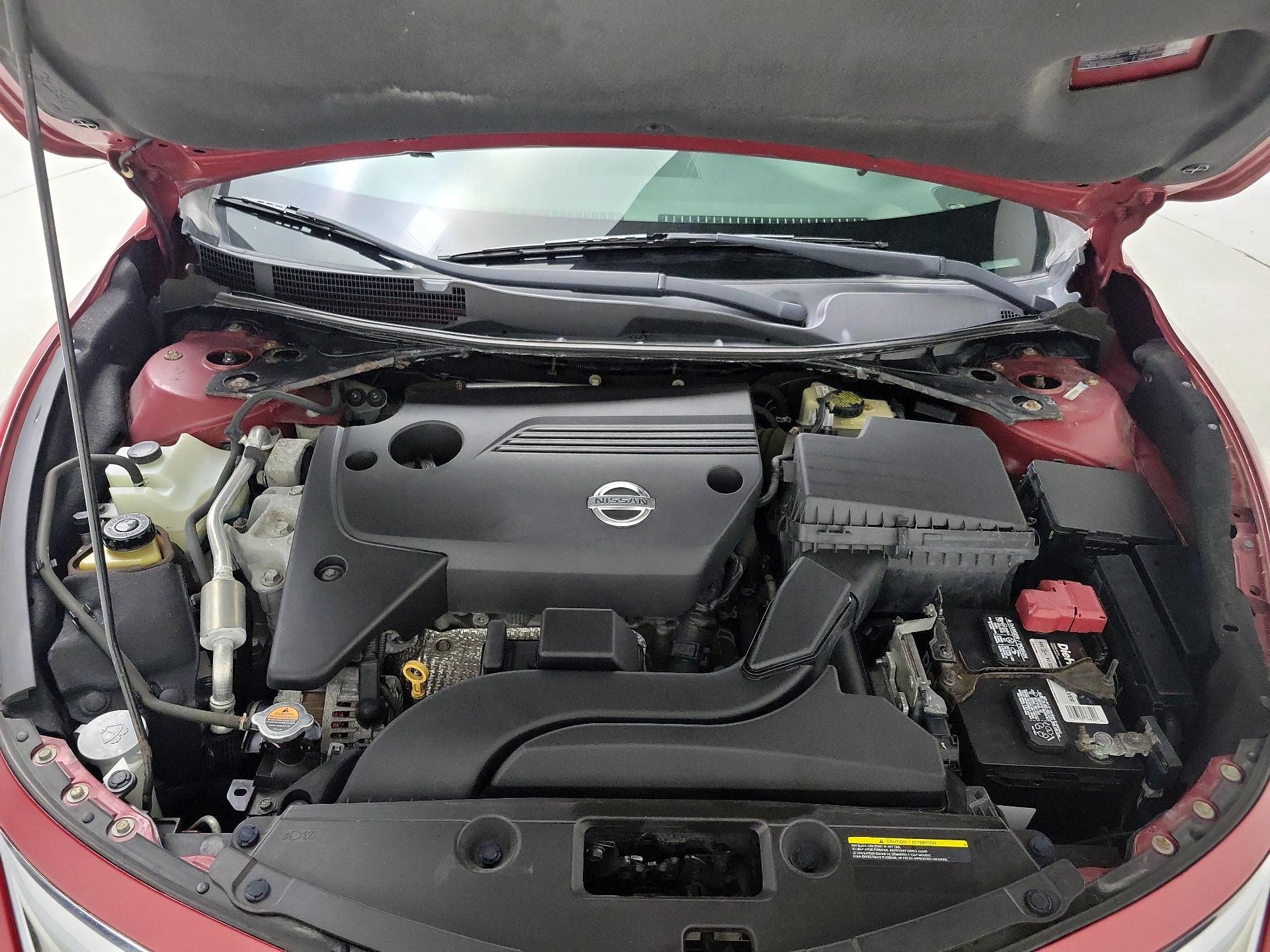 Thumbnail: 2015 Nissan Altima - 19